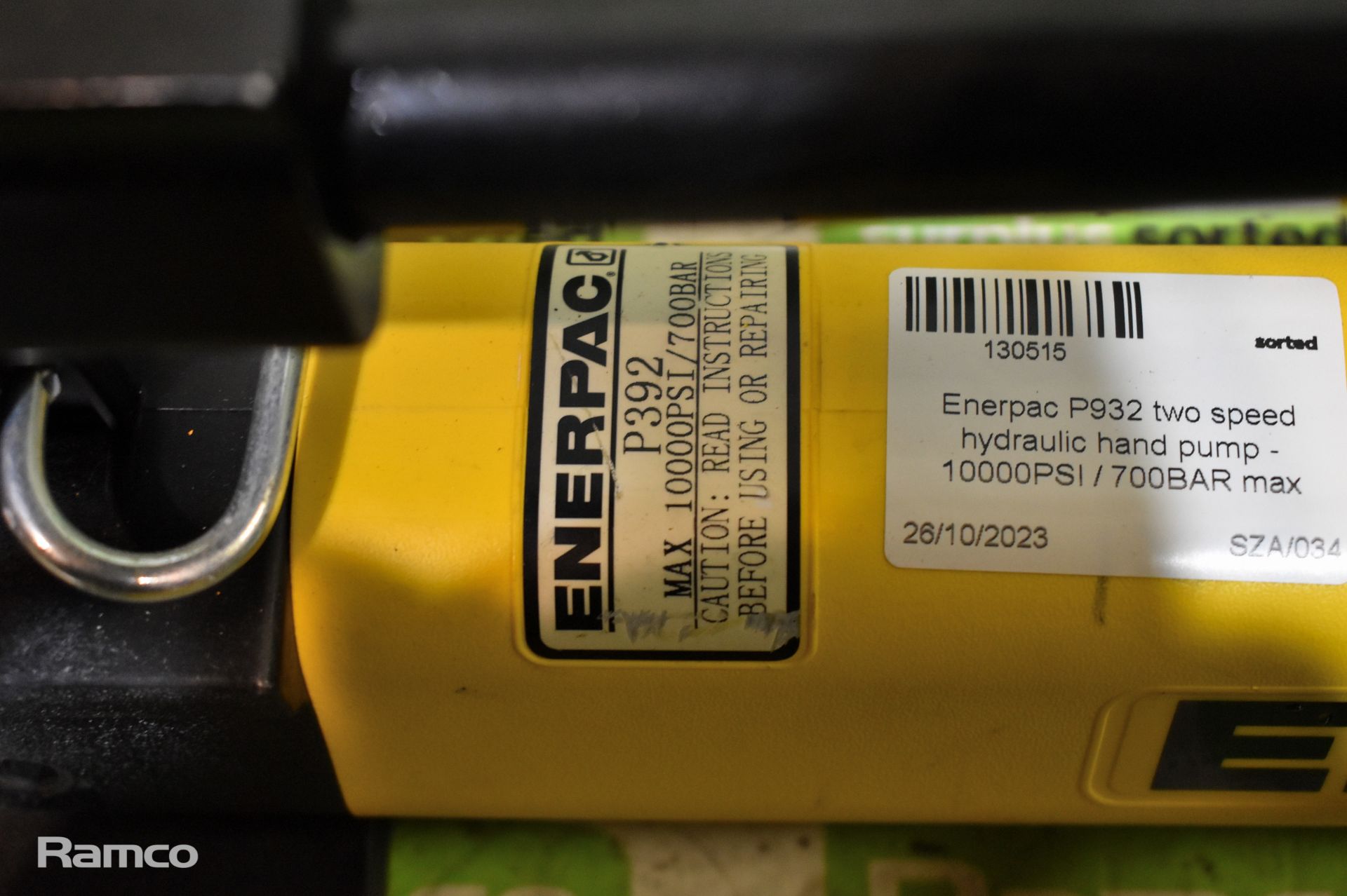 Enerpac P932 two speed hydraulic hand pump - 10000 PSI / 700 BAR max - Image 5 of 6