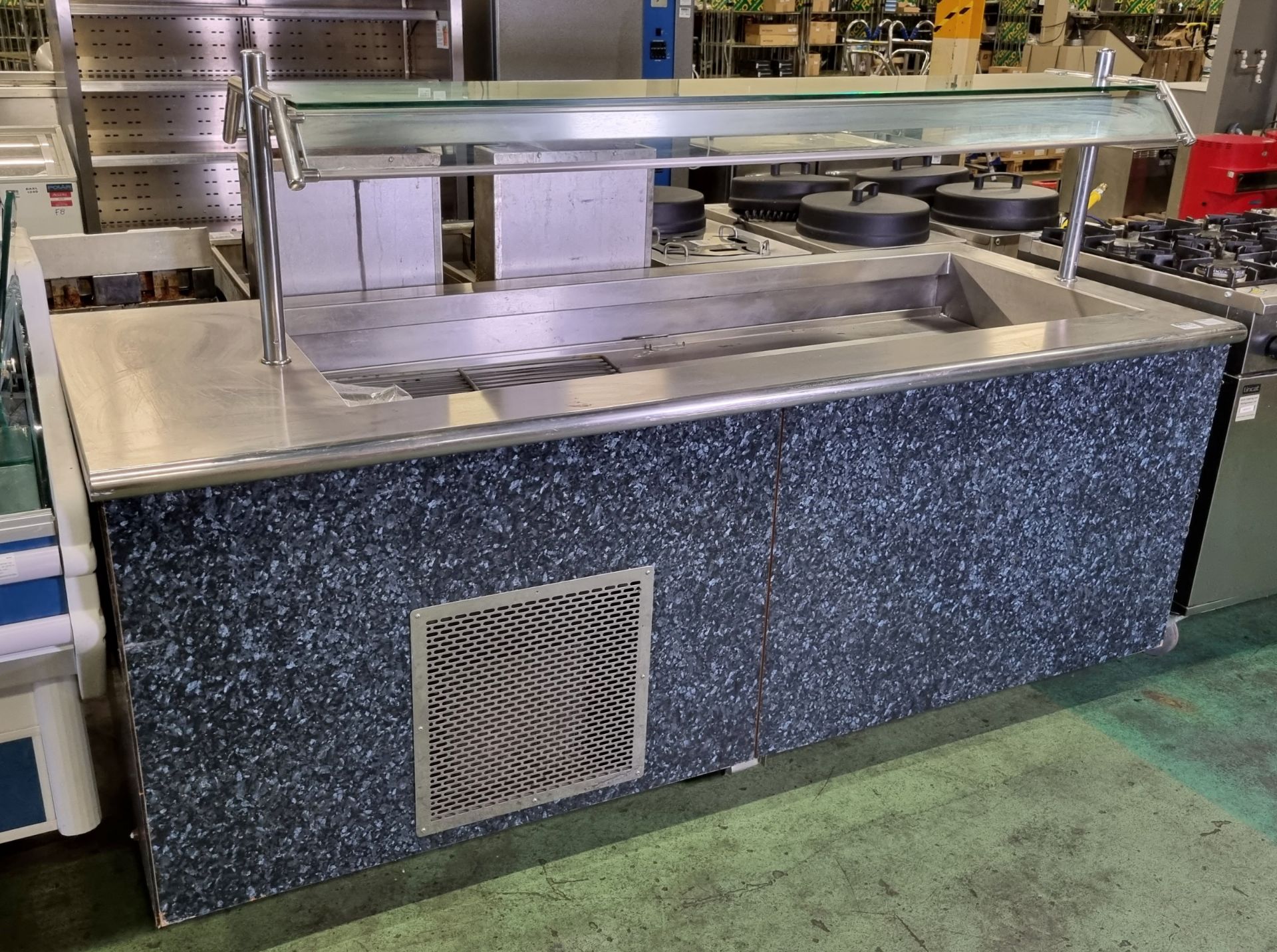Stainless steel top servery unit with glass upper gantry - W 2200 x D 900 x H 1390 mm - Bild 2 aus 3