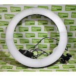 Neewer light ring in carry case 490mm diameter