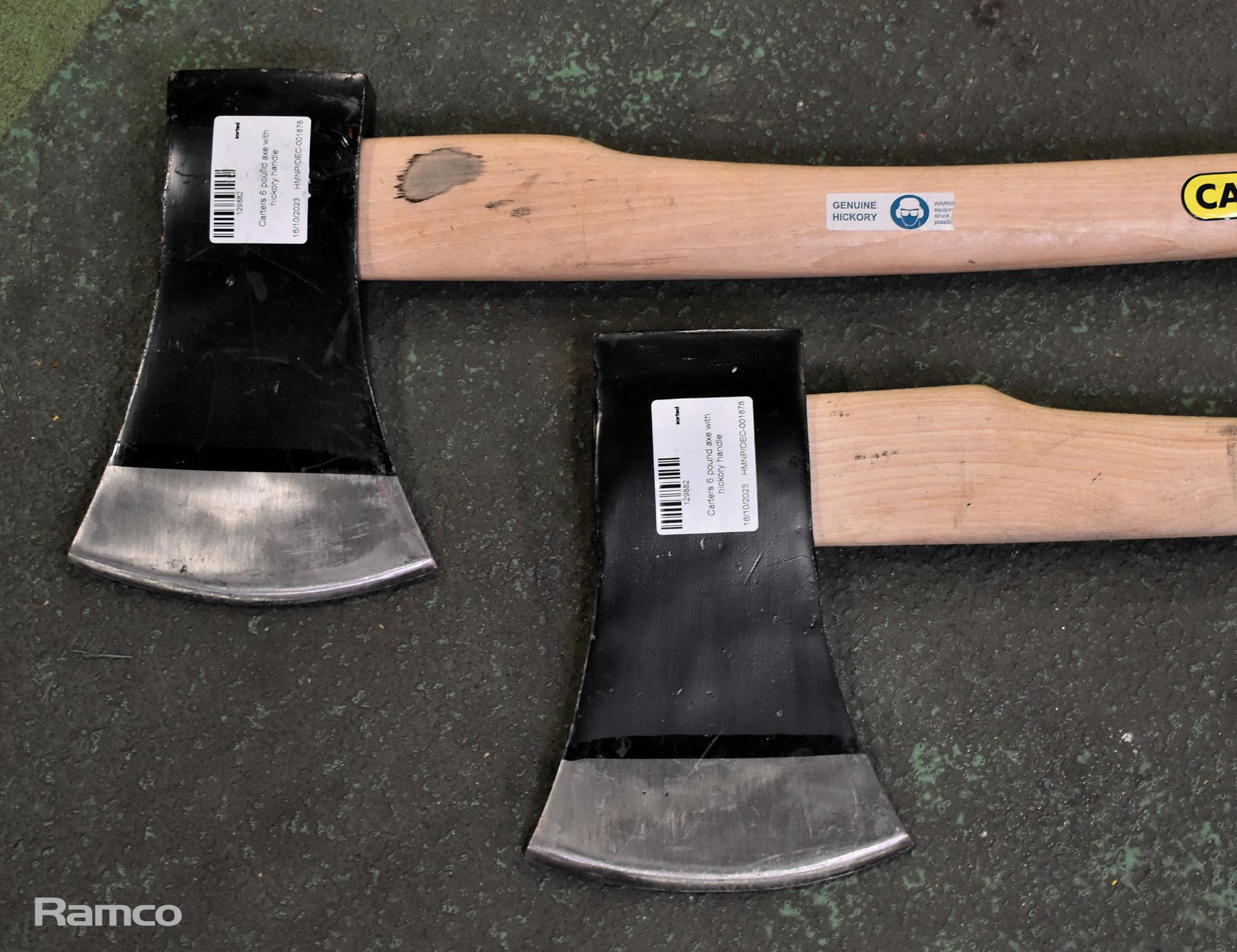2x Carters 6 pound axes with hickory handles - Image 2 of 3