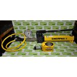 Enerpac P932 two speed hydraulic hand pump - 10000 PSI / 700 BAR max