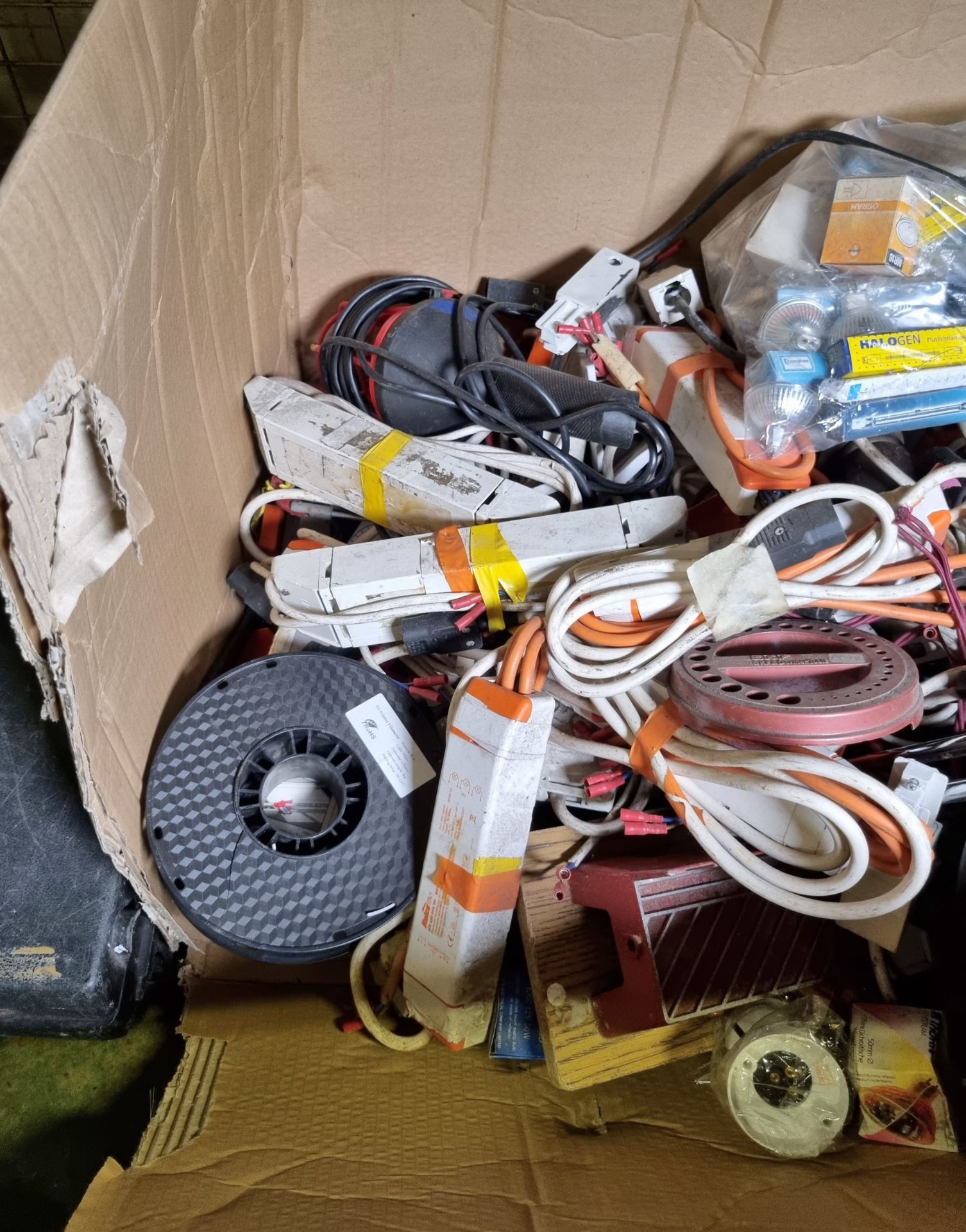 Assorted electrical components, hand tools - unknown quantity - Image 2 of 4