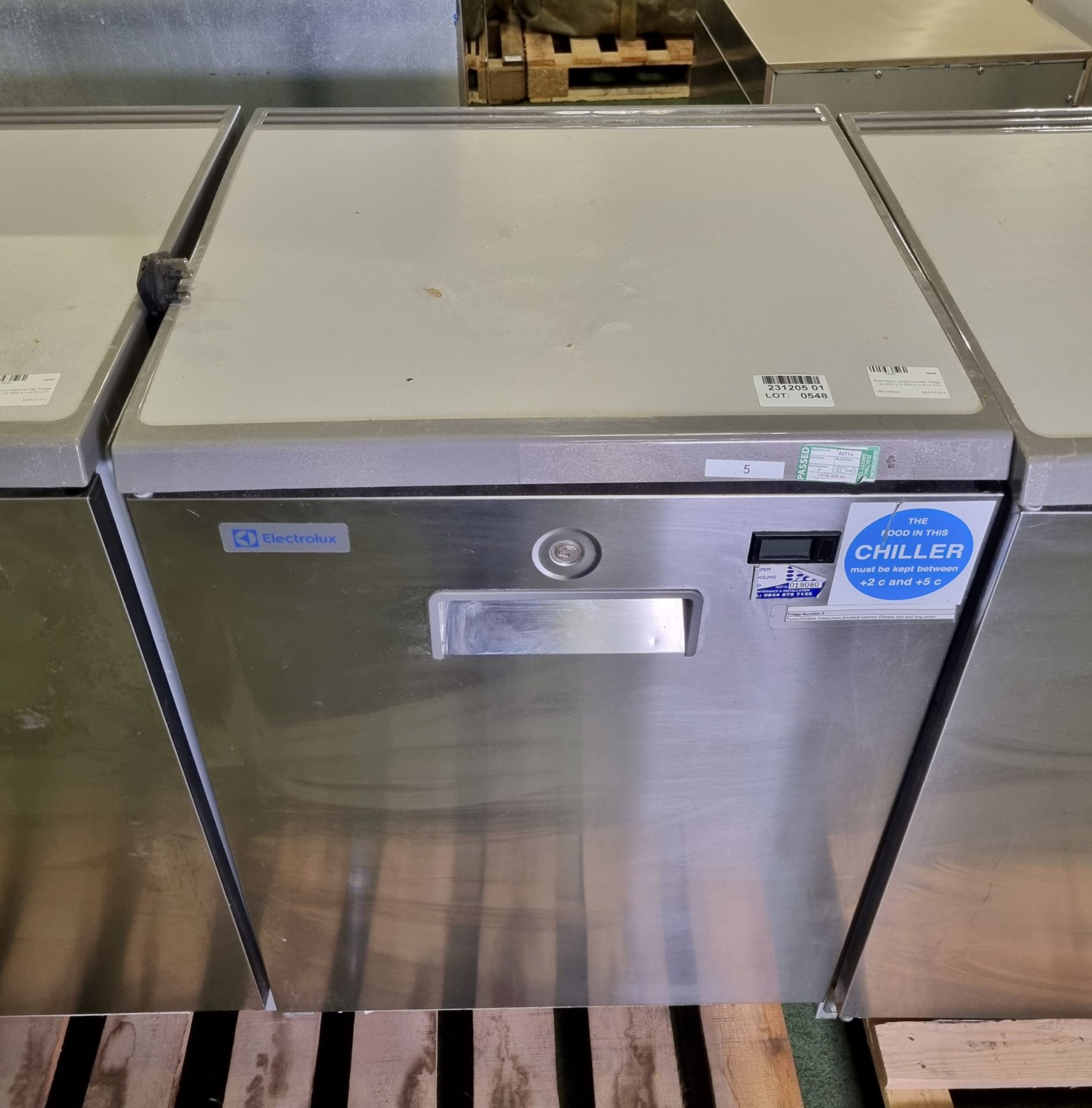 Electrolux RUCR16 undercounter fridge - W 600 x D 600 x H 670mm - Image 2 of 3