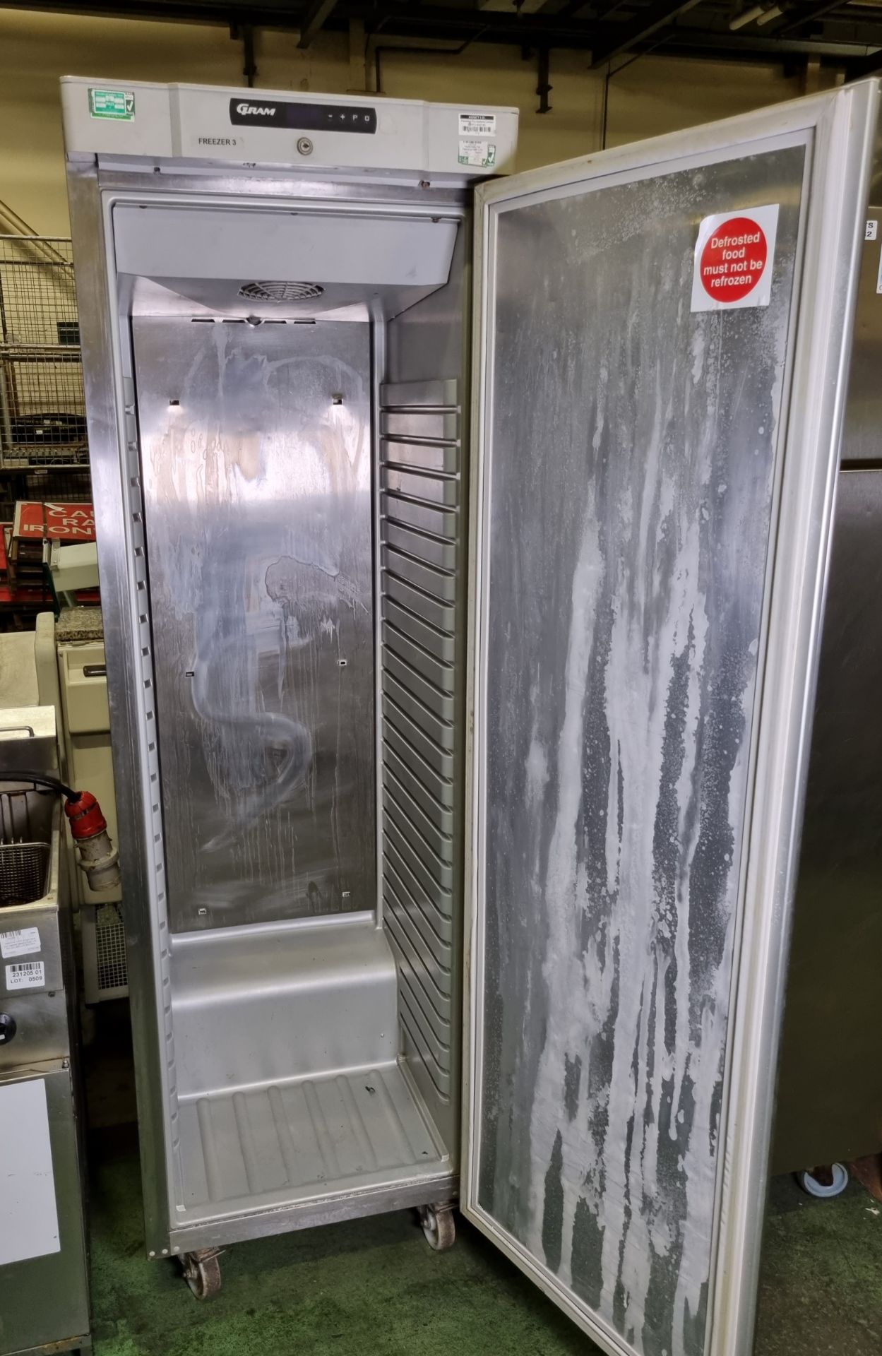 Gram stainless steel single door upright freezer - W 600 x D 650 x H 1910mm - Image 3 of 4