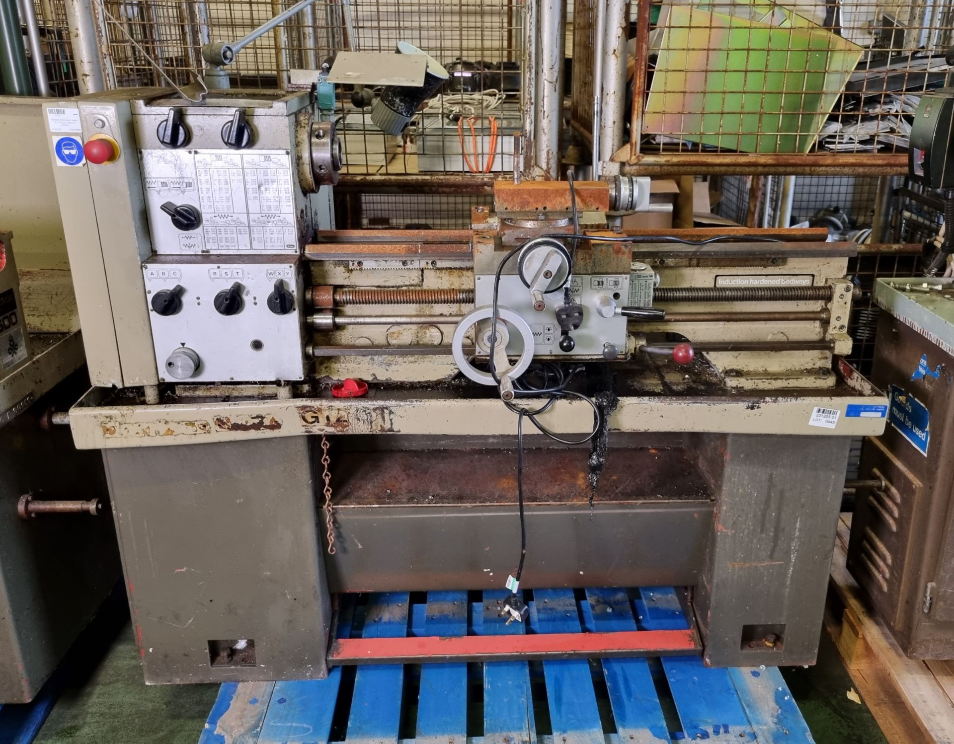 Harrison M300 bench lathe - W 1700 x D 1000 x H 1250mm - AS SPARES OR REPAIRS - Image 3 of 8