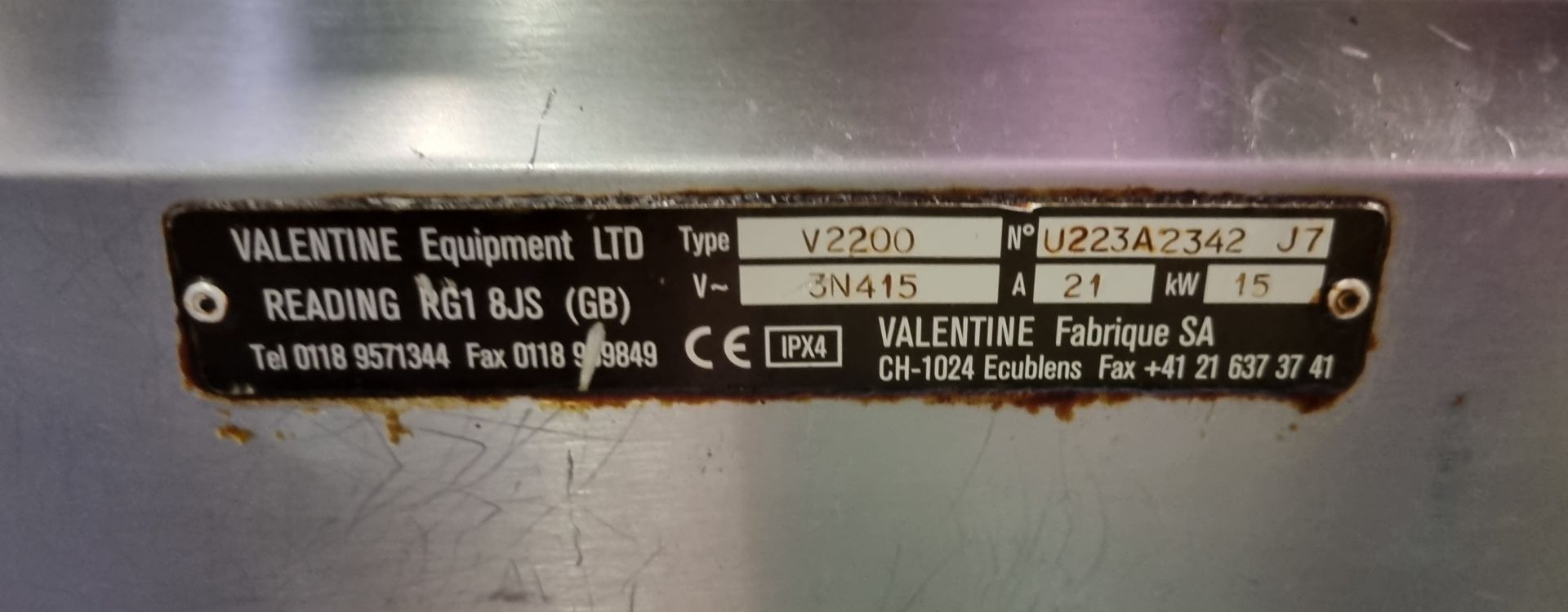 Valentine V2200 twin tank electric fryer - W 400 x D 600 x H 900mm - NO BASKETS, MISSING LIDS - Image 4 of 4