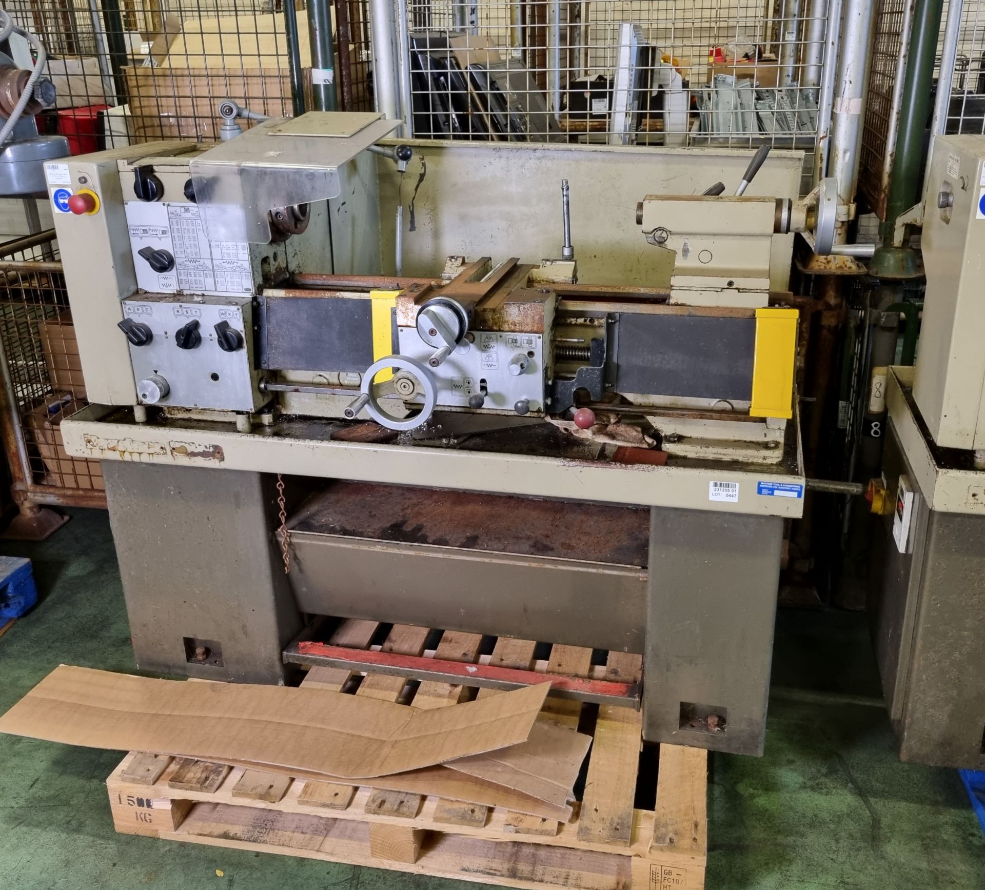 Harrison M300 bench lathe - W 1700 x D 1900 x H 1250mm - AS SPARES OR REPAIRS - Image 2 of 7