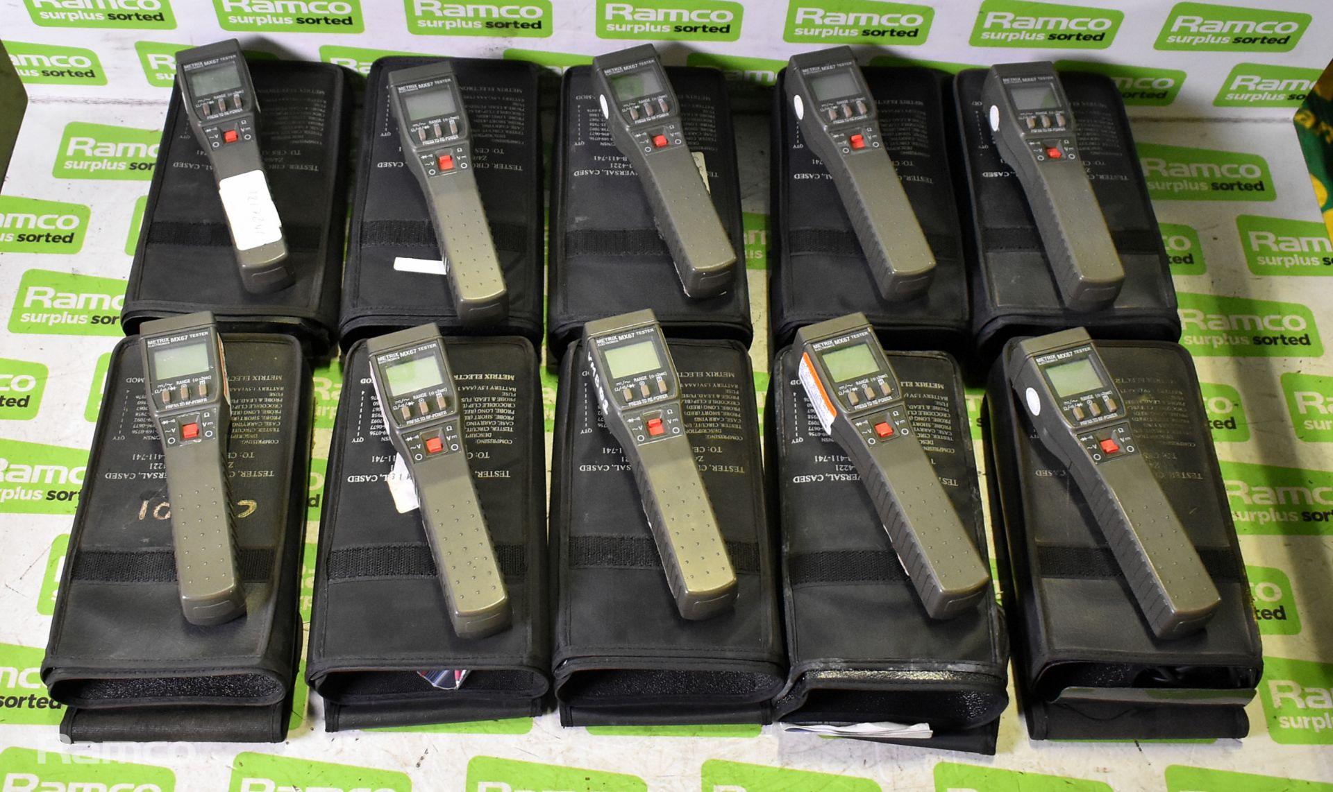 10x Universal circuit testers in cases - Image 2 of 5