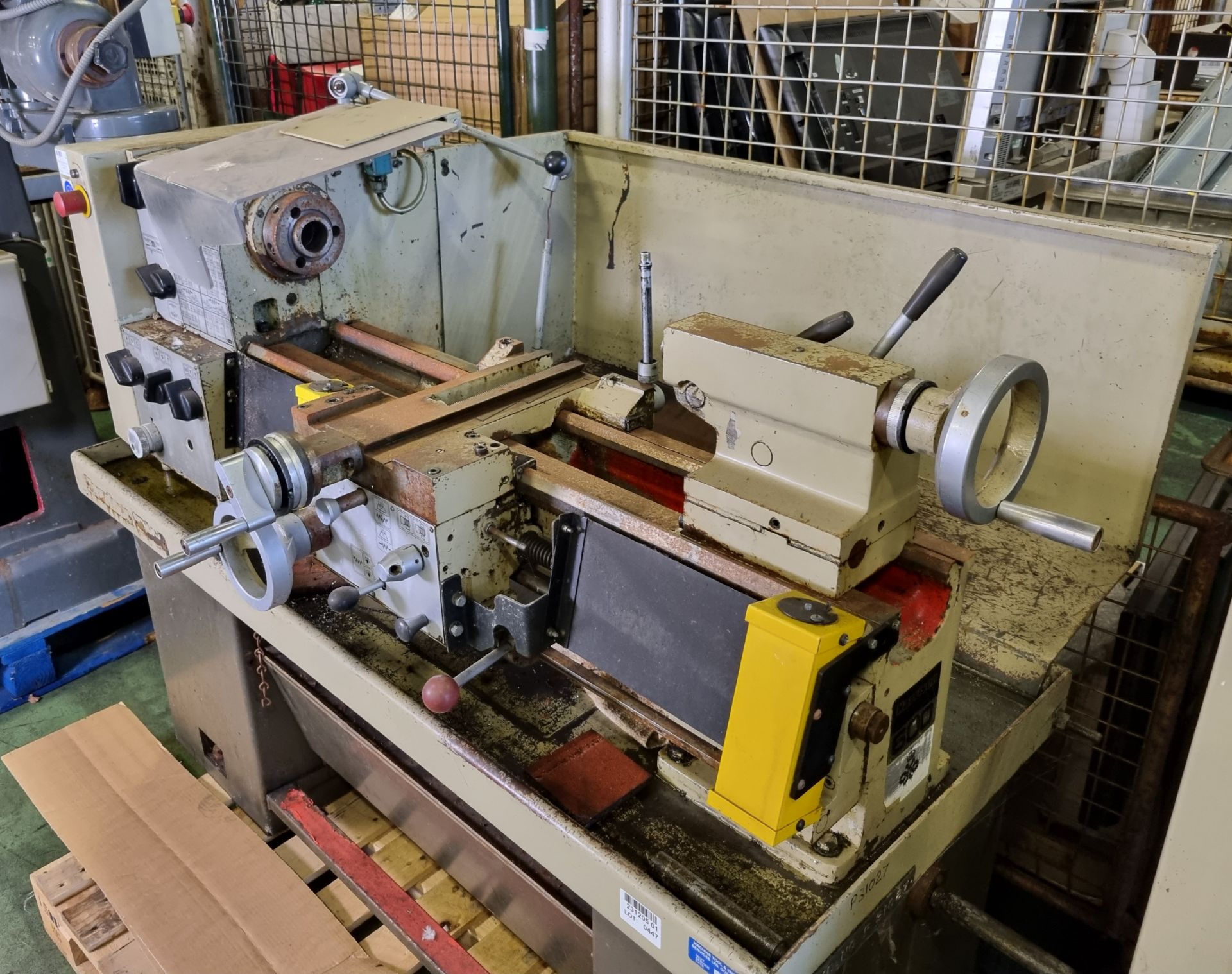 Harrison M300 bench lathe - W 1700 x D 1900 x H 1250mm - AS SPARES OR REPAIRS - Image 3 of 7