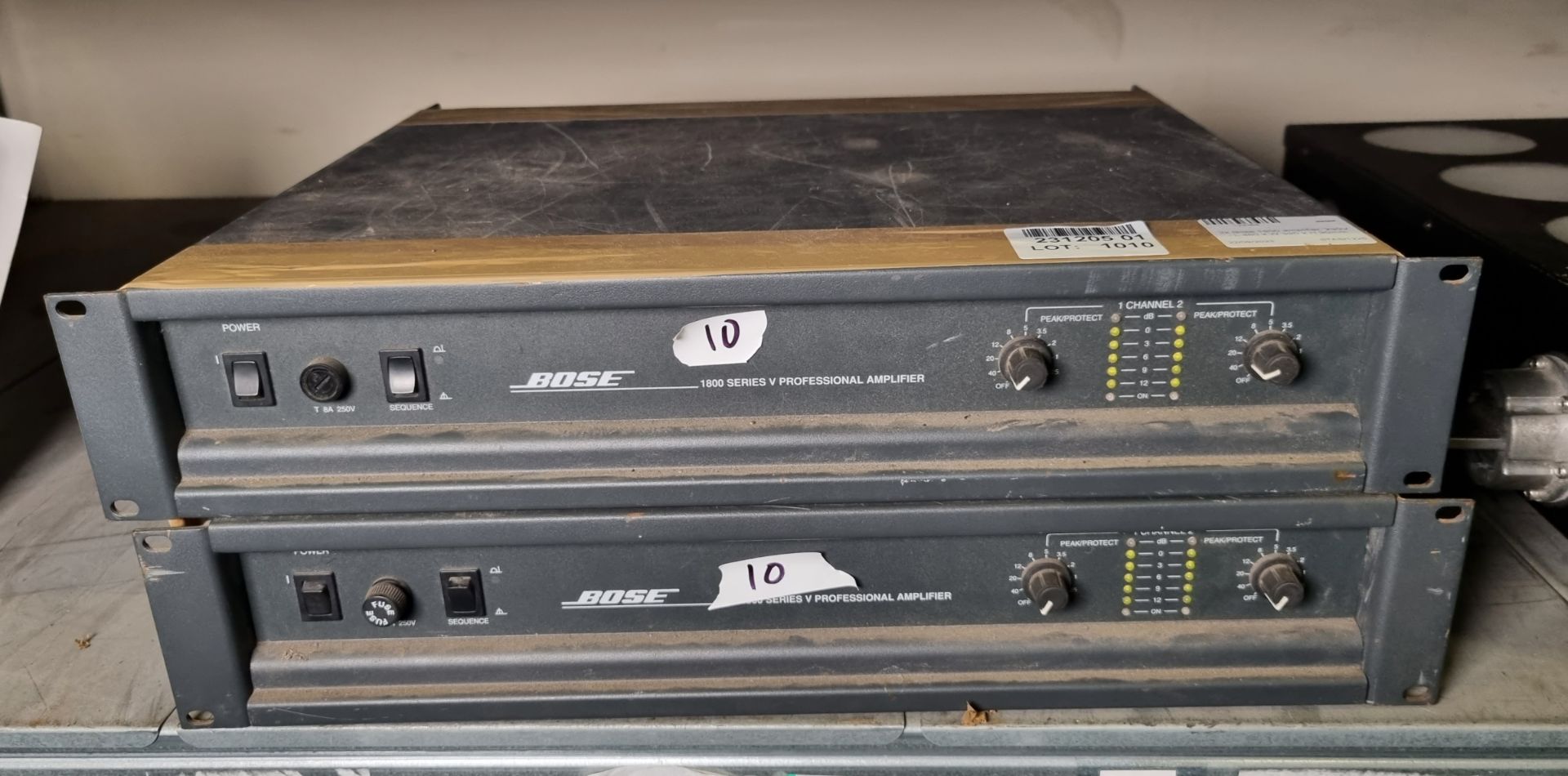 2x Bose 1800 amplifiers - 230V - L 480 x W 390 x H 90mm - SPARES OR REPAIRS