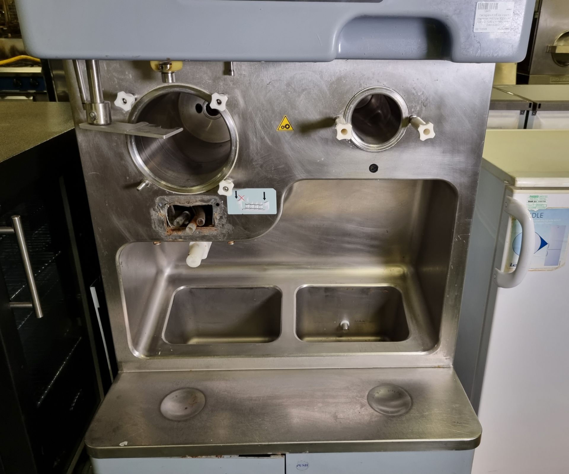 Carpigiani K3/E ice cream dispenser machine 400V - W 720 x D 1090 x H 1480 mm - DAMAGED - AS SPARES - Image 2 of 4