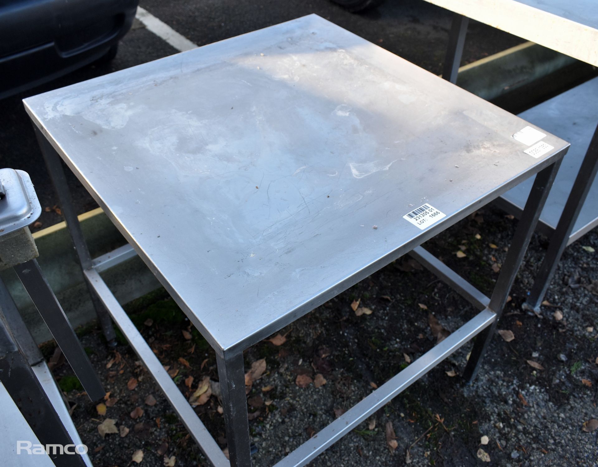 Stainless steel preparation table - L 690 x W 690 x H 730mm - Image 2 of 3