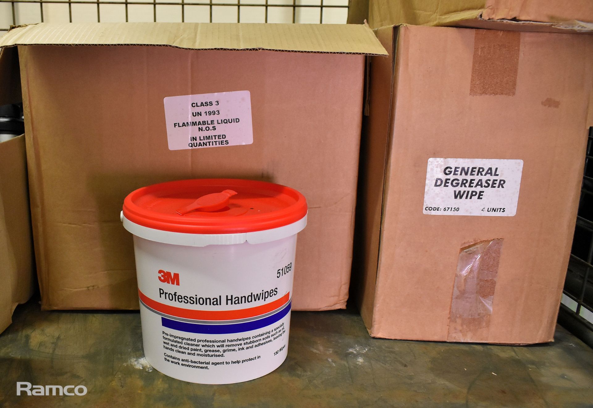Garage consumables - Oils, lubricants, degreaser wipes - CANNOT BE SENT VIA PARCEL - Image 15 of 15