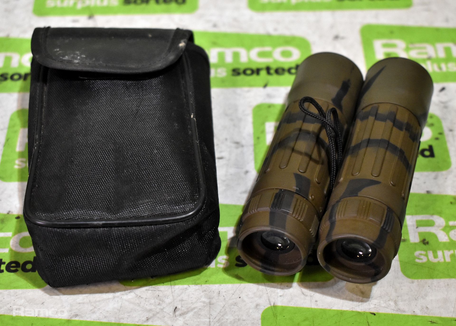 3x Pairs of binoculars and 3x cameras with and without cases - Bild 5 aus 23