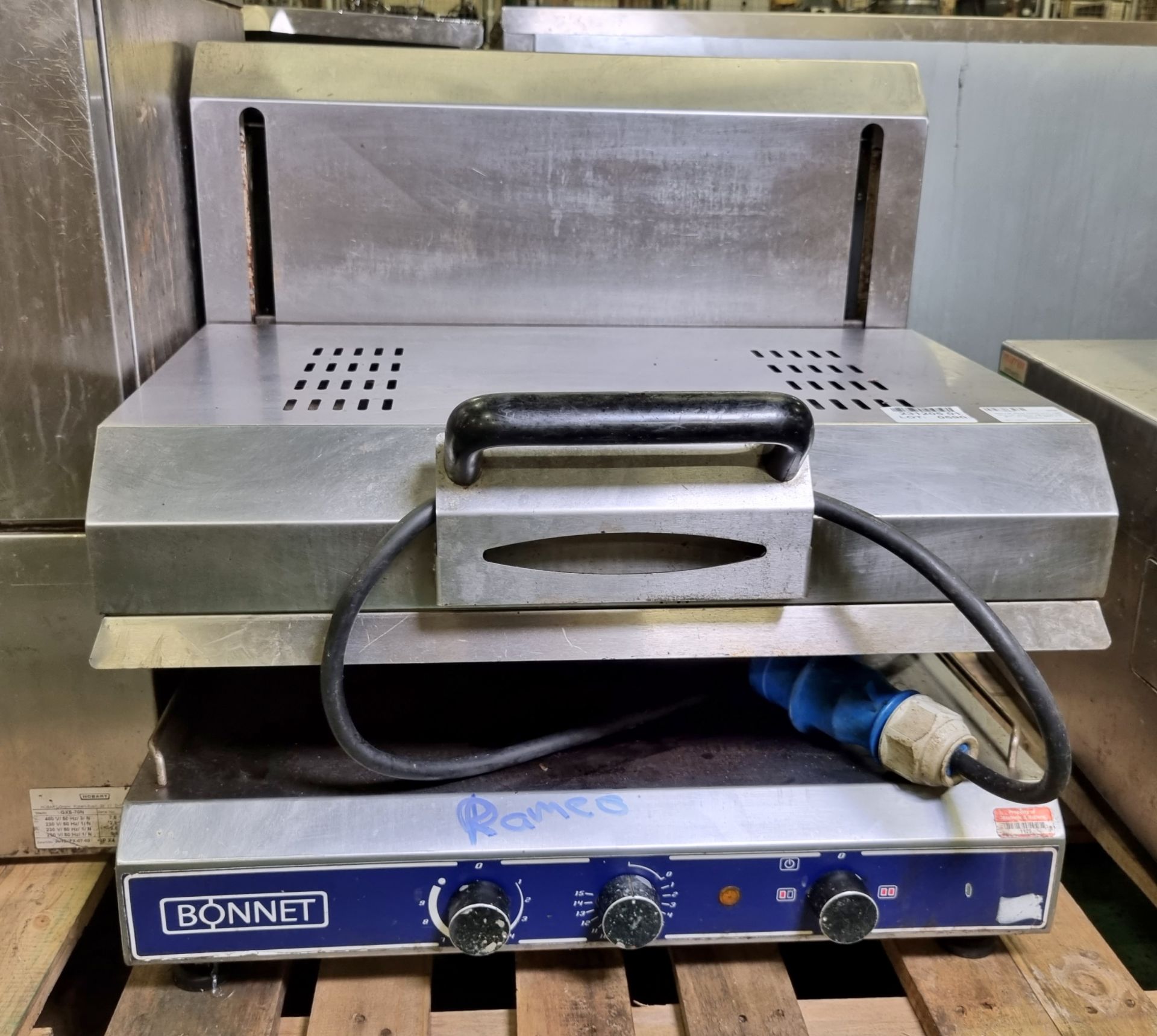 Bonnet SEM 5000 VCT rise and fall electric salamander grill - W 600 x D 650 x H 600mm - Image 3 of 3