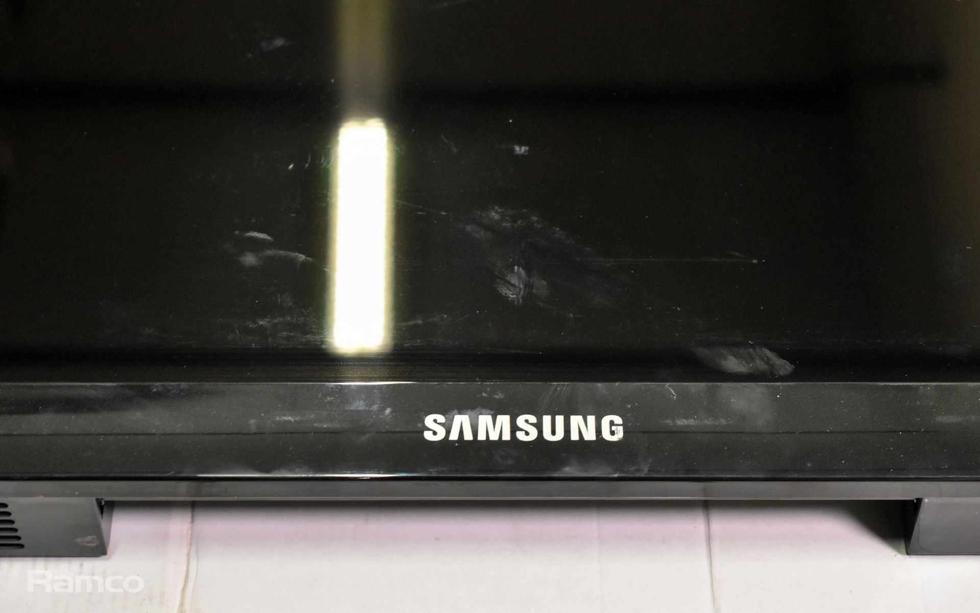 2x Samsung UE40D5003BW 40 inch LED TVs, Samsung UE40D5003BW 40 inch LED TV - Image 12 of 14