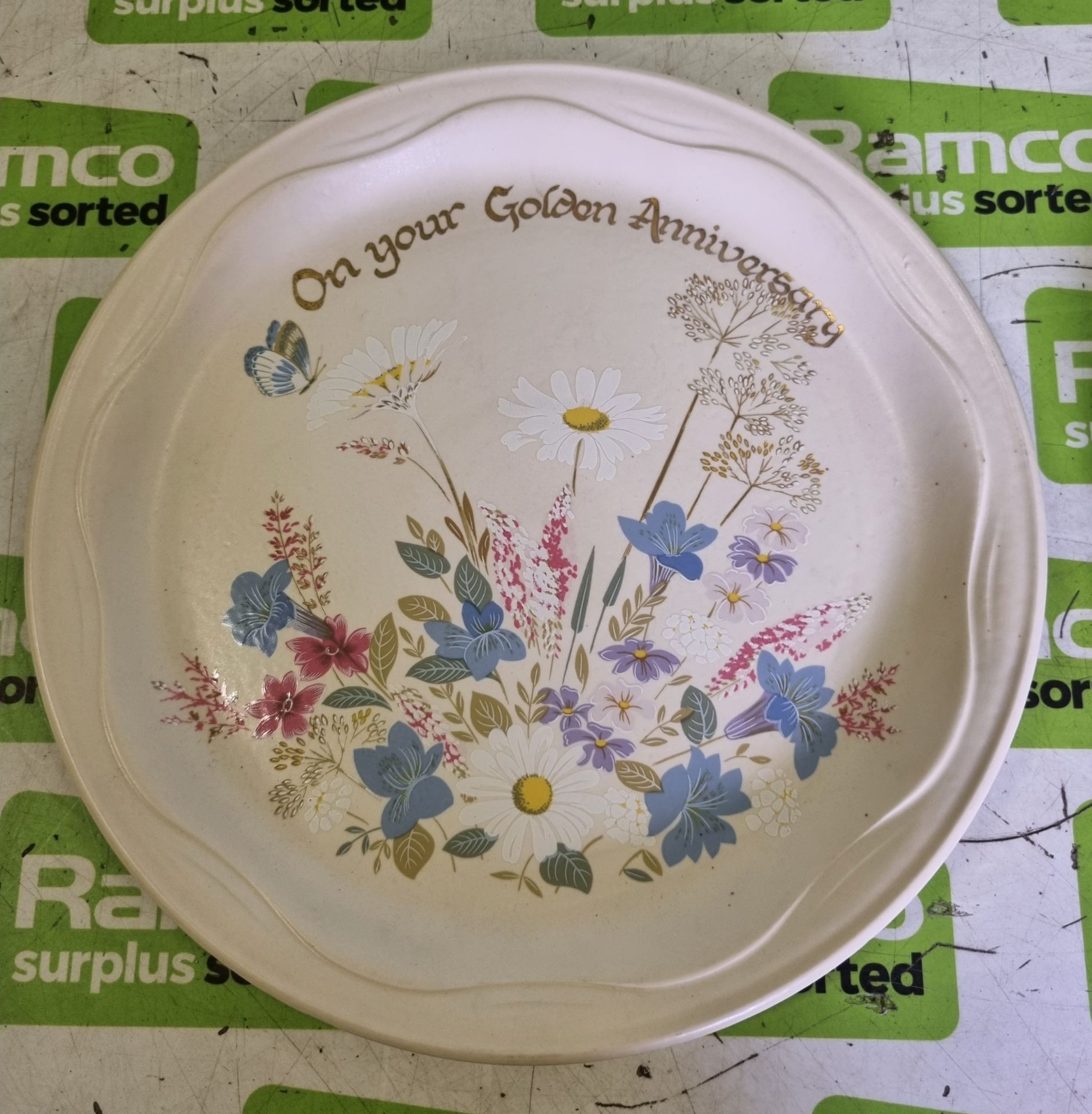 Limoges L'Arc De Triomphe limited edition plate - Edition number: GQ A33, Poole "Springtime on your - Image 2 of 6