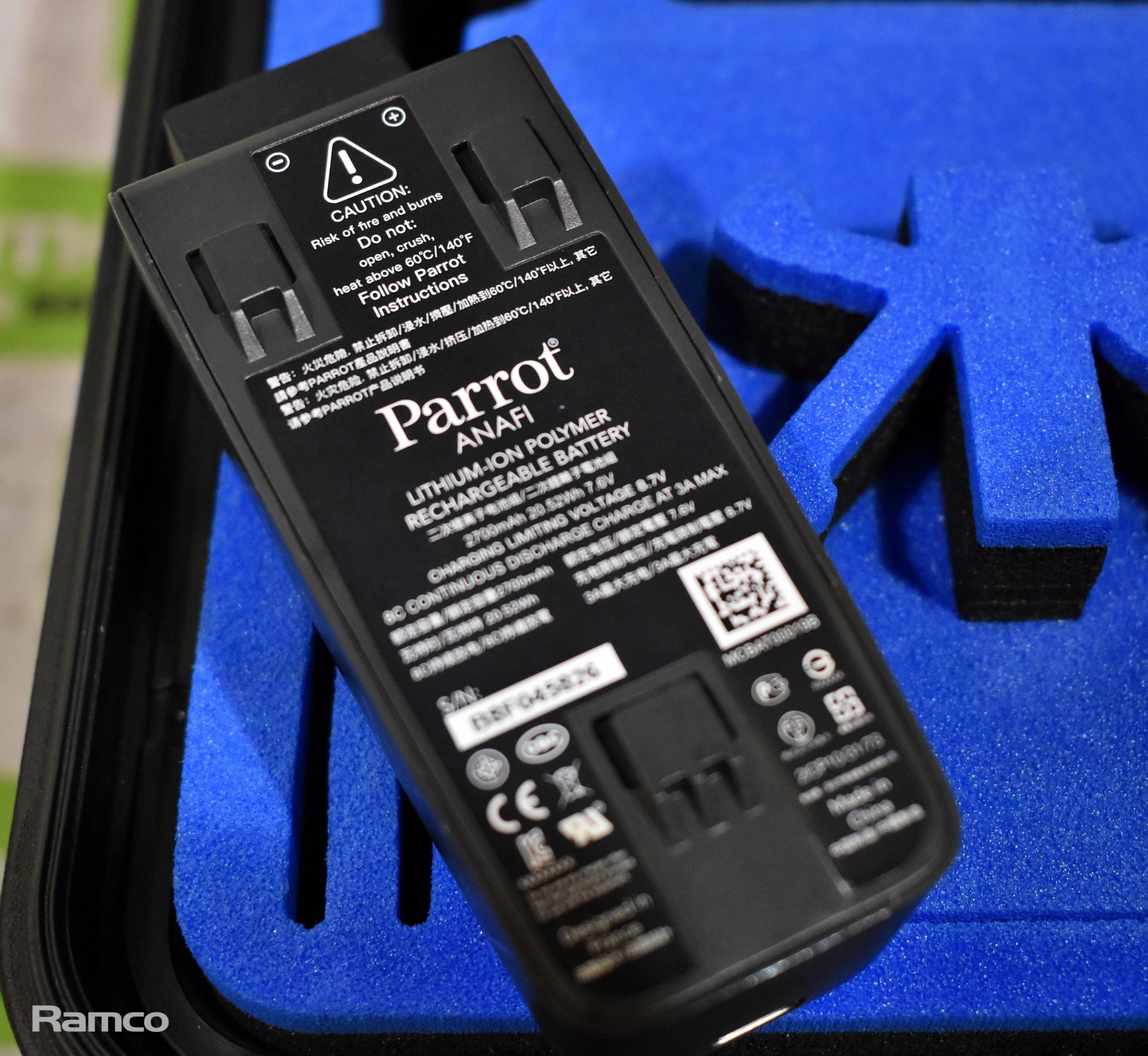 Parrot ANAFI ultra compact 4K HDR camera drone - Parrot SkyController 3 handset - 4x 2700mAh 7.6V - Image 10 of 12