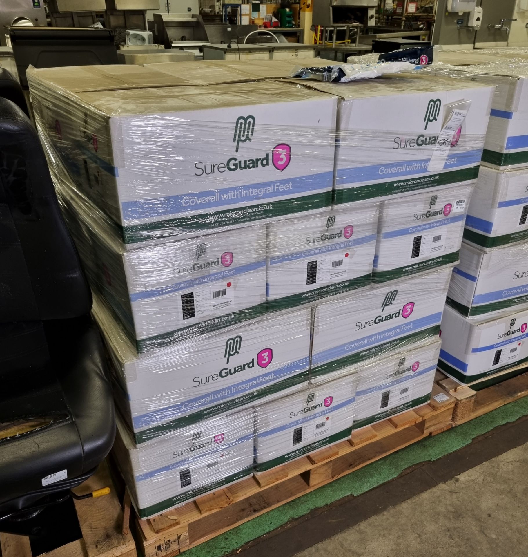 20x boxes of MicroClean SureGuard 3 - size X Large coverall with integral feet - 25 per box - Bild 2 aus 5