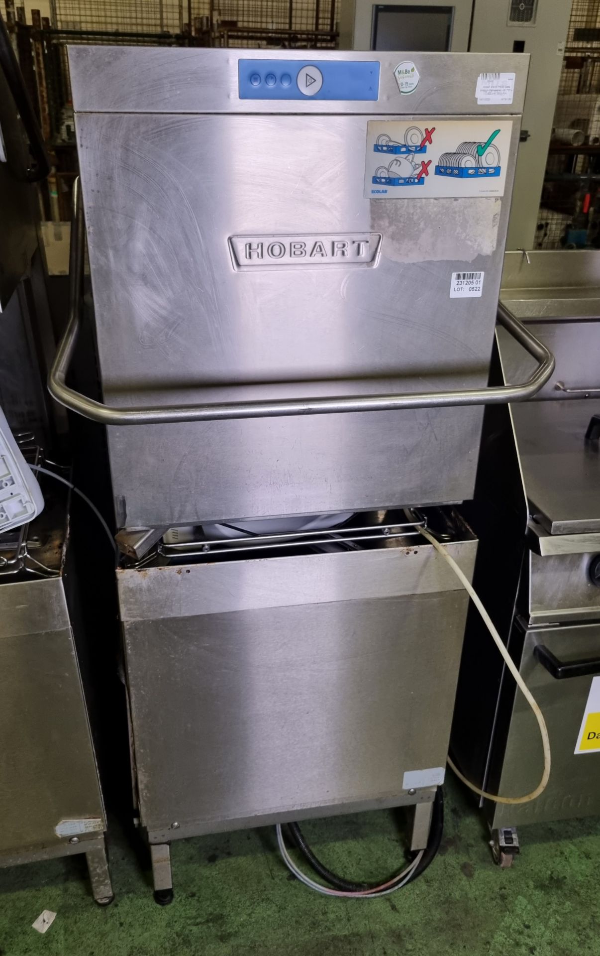 Hobart AMXX RS30 pass through dishwasher with Ecolab solid dosing unit - W 720 x D 900 x H 1550 mm - Image 4 of 4