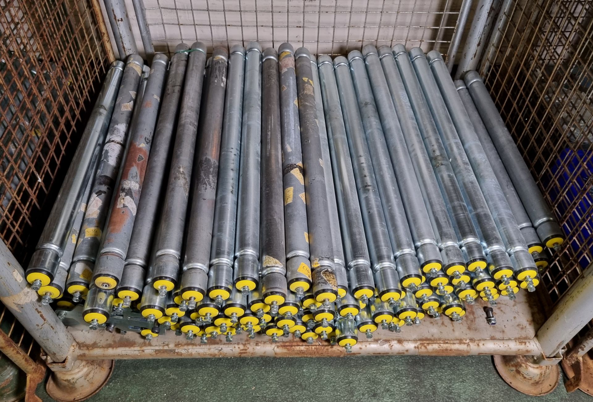 Conveyor belt rollers - 750mm and 920mm lengths - approx 90 - Bild 2 aus 4