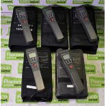 5x Universal circuit testers in cases