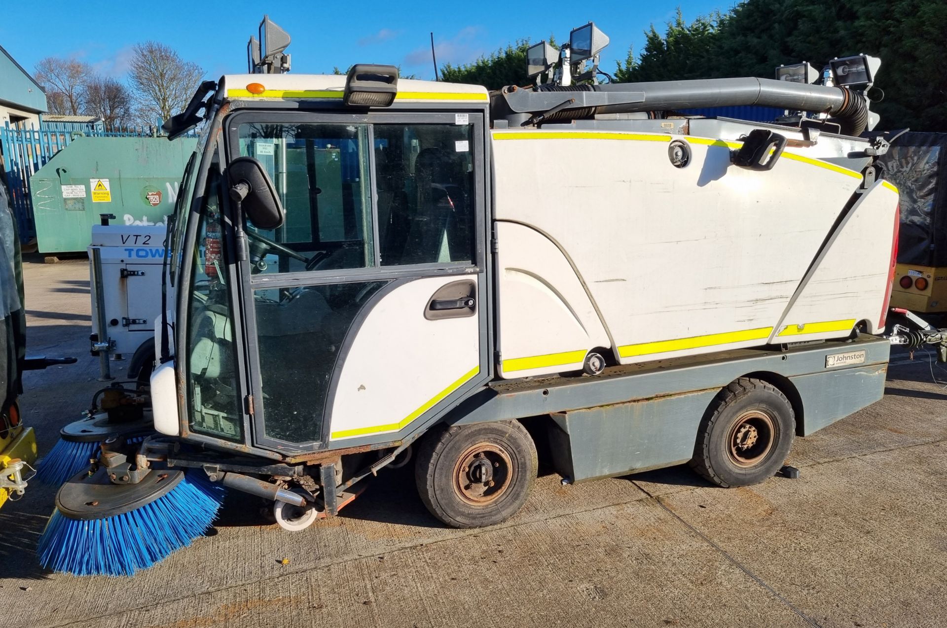 Johnston Sweepers Compact 40 road sweeper - Diesel - no key - video attached to lot listing