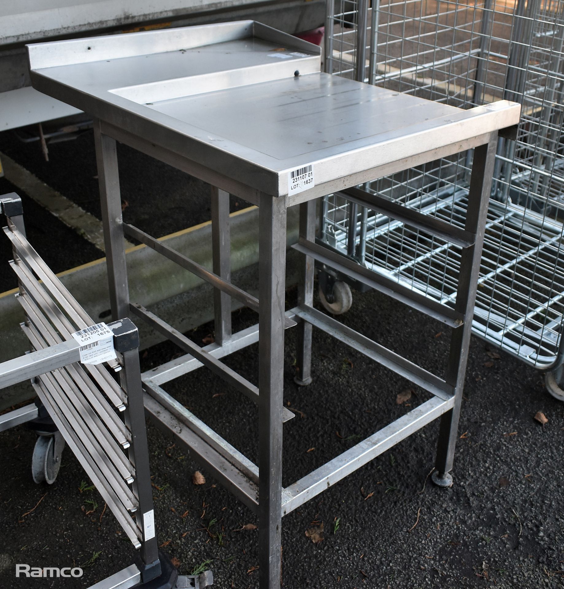 Stainless steel dishwasher run off table - W 830 x D 600 x H 960 mm - Image 2 of 3