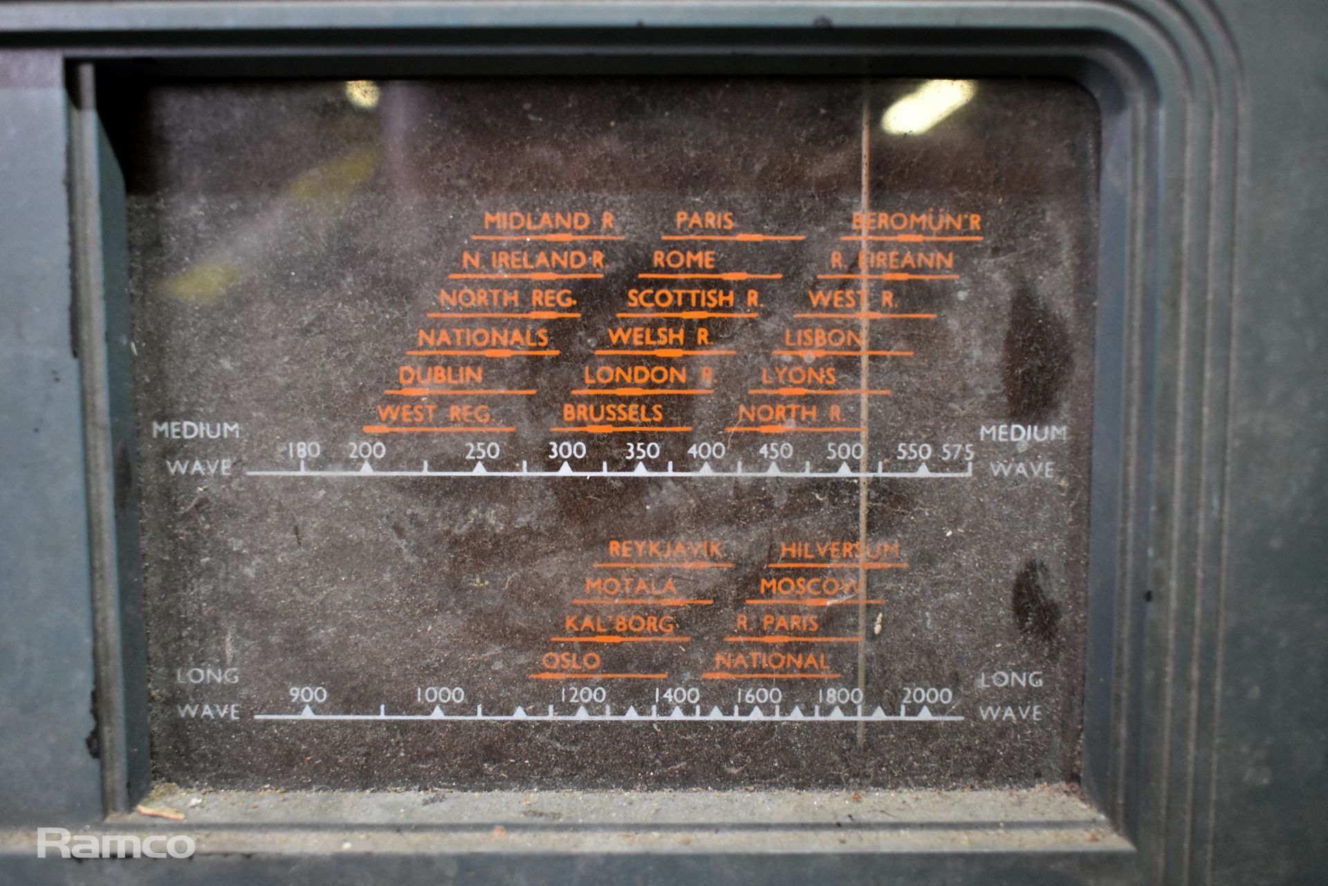 HMV vintage radio, 250V - L 390 x W 220 x H230 mm - Image 2 of 6