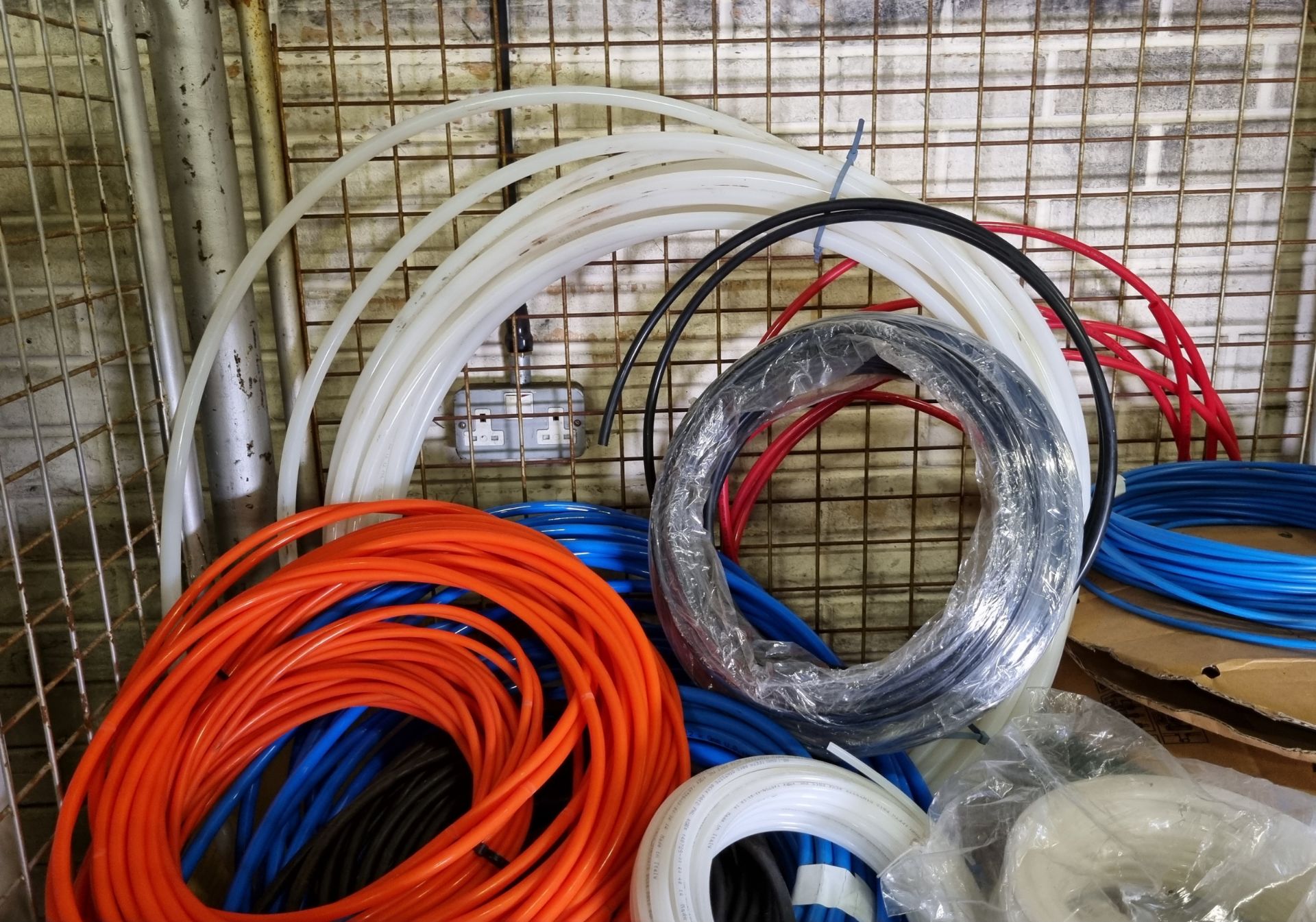 Plastic airline piping - mixed colours and lengths - Image 5 of 5