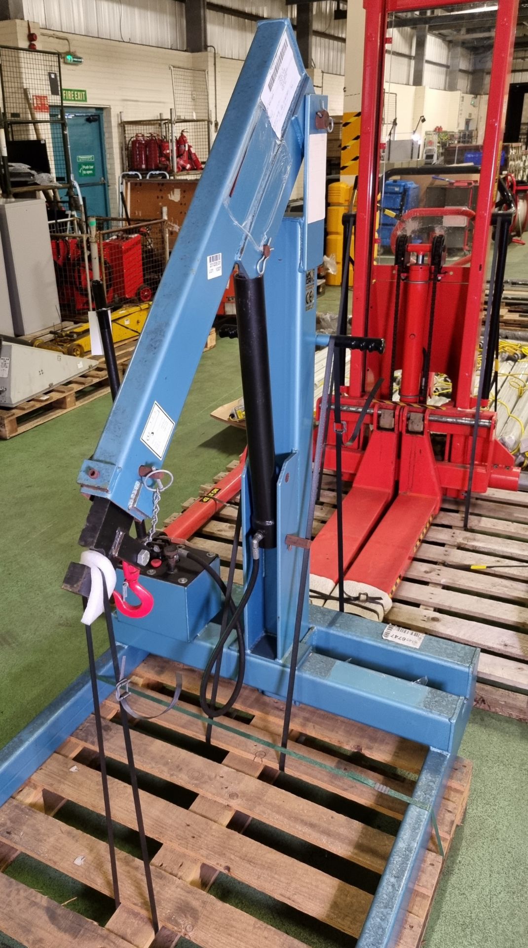 CAM Equipment FC1000-S portable floor crane - max lifting capacity: 1000kg - Image 5 of 6