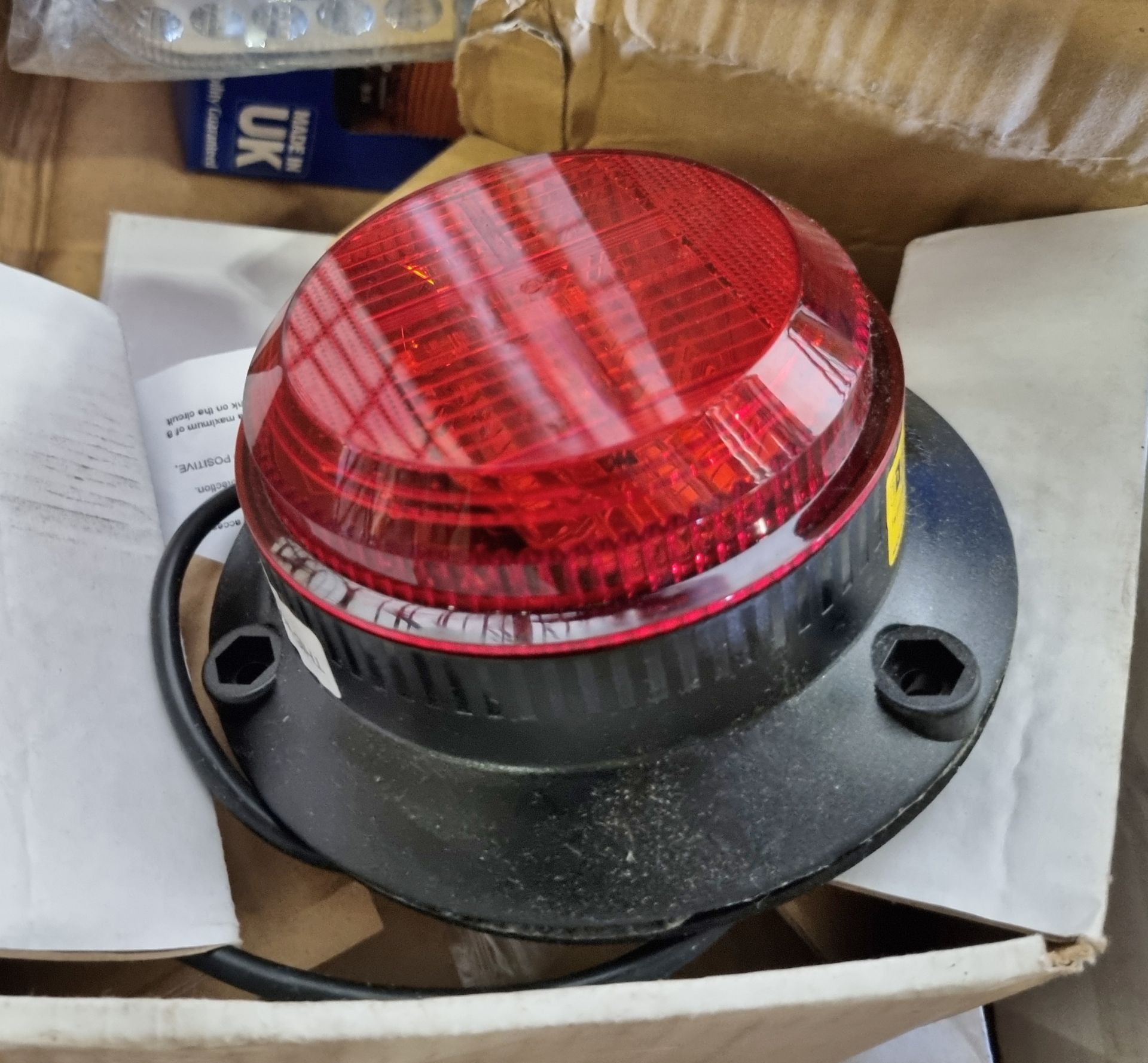 Lighting parts - rear truck lights, strobe lights and spotlights - mixed types and sizes - Bild 3 aus 10