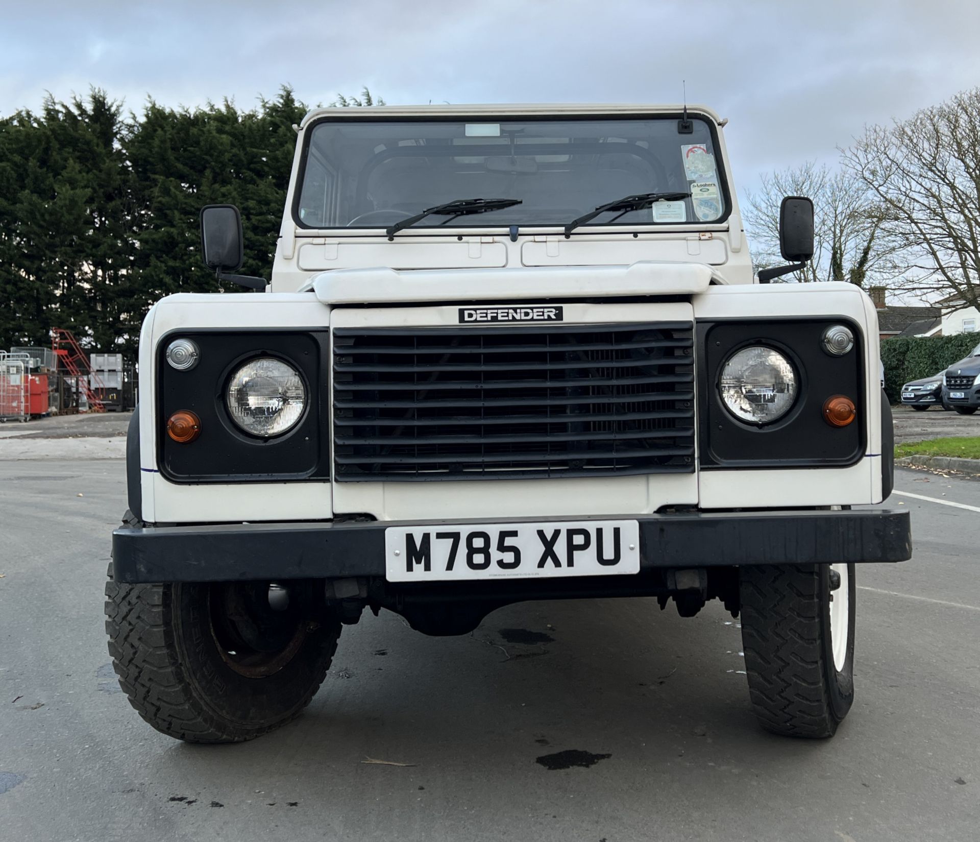 Land Rover Defender 110TDI - 1995 - Very low mileage at 24095 miles - 2.5L diesel - white - Image 2 of 49