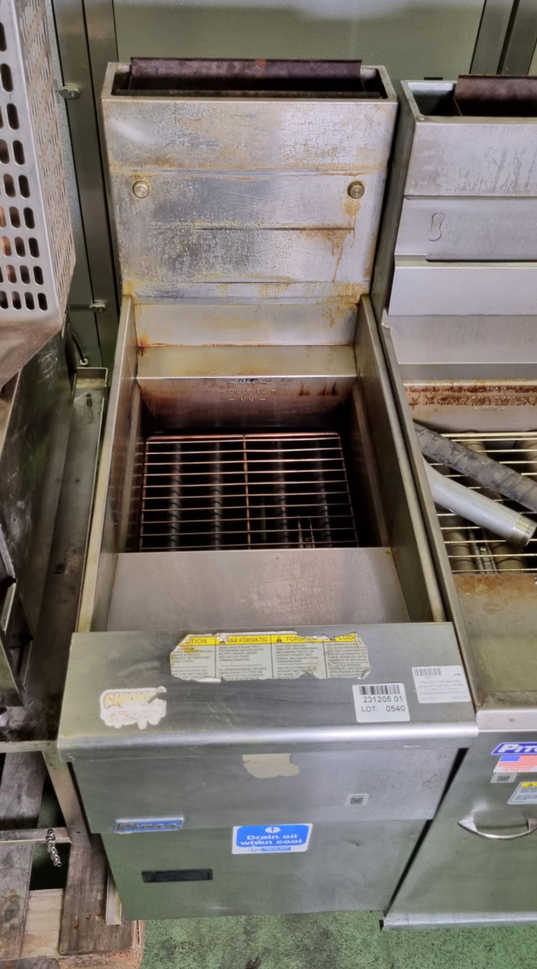 Pitco SG14 stainless steel single tank gas fryer - W 400 x D 950 x H 1170mm - MISSING BASKETS - Image 2 of 4