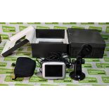 TomTom GO 4D00.001 sat nav system with power cables and suction mount