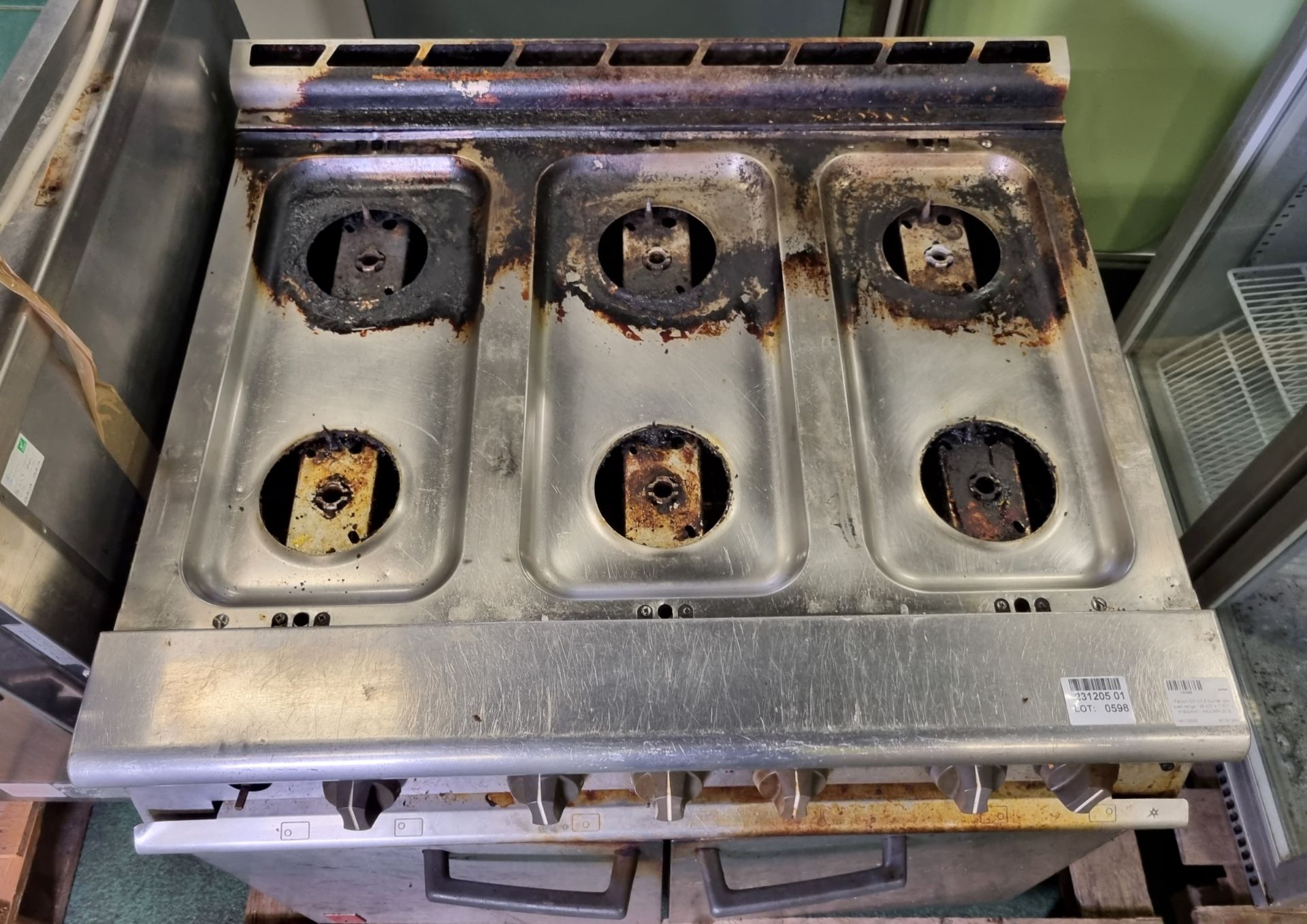 Falcon G3101 6 burner gas oven range - W 900 x D 800 x H 900mm - INCOMPLETE - AS SPARES OR REPAIRS - Image 3 of 6