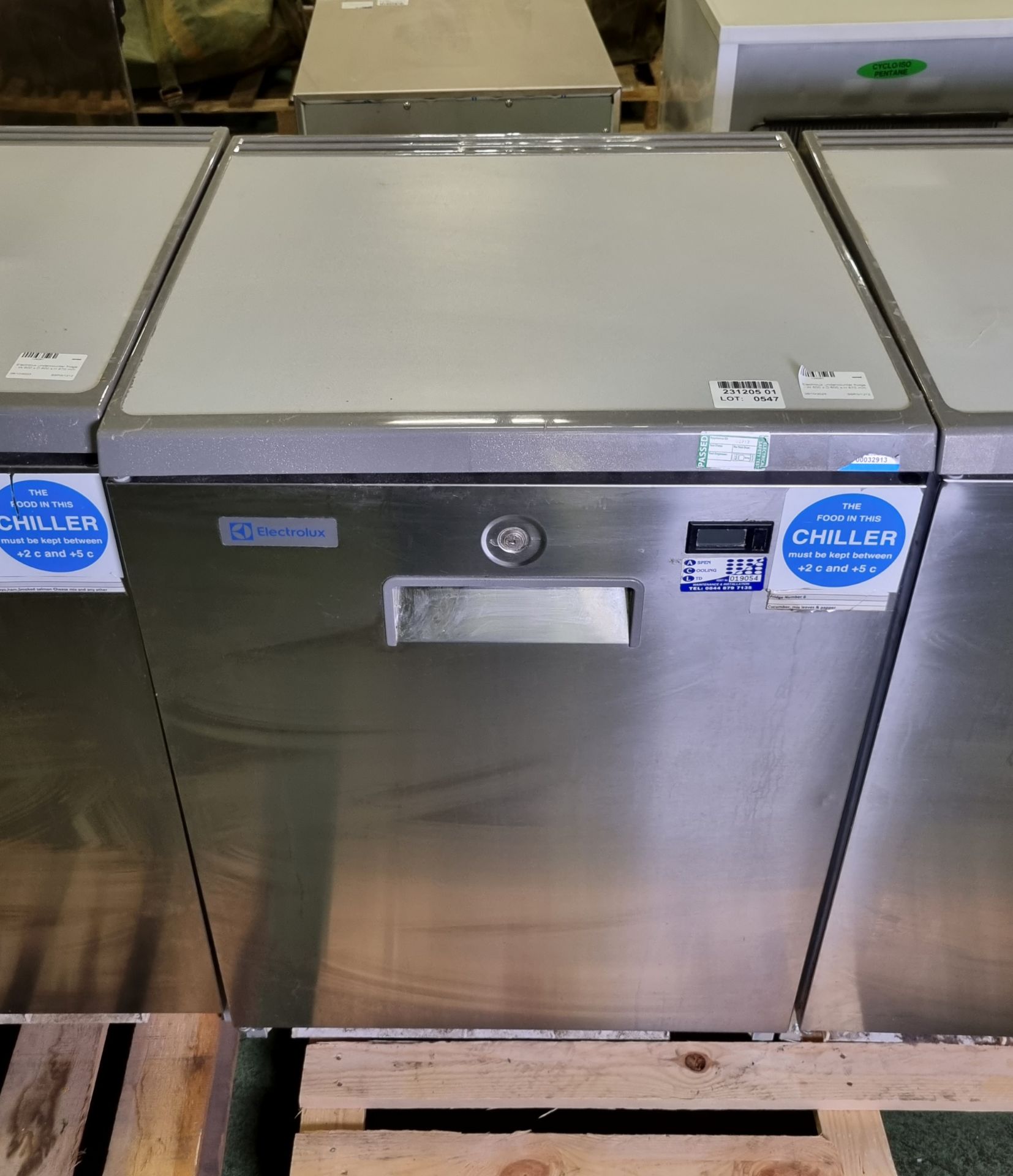 Electrolux RUCR16 undercounter fridge - W 600 x D 600 x H 670mm - Image 2 of 4