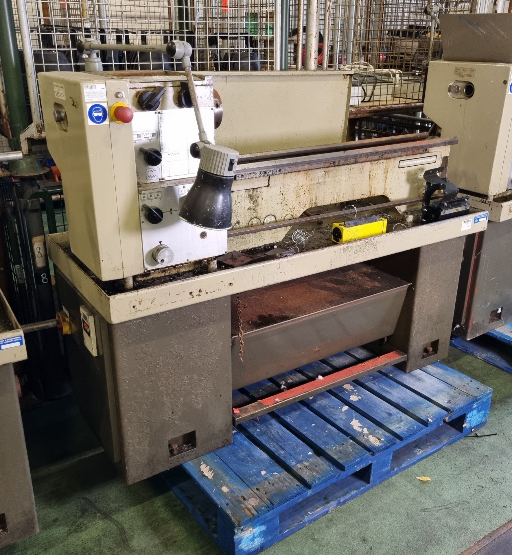 Harrison M300 bench lathe - W 1700 x D 1000 x H 1250mm - MISSING TAIL STOCK, CROSS SLIDE, GAP BED - Image 2 of 5