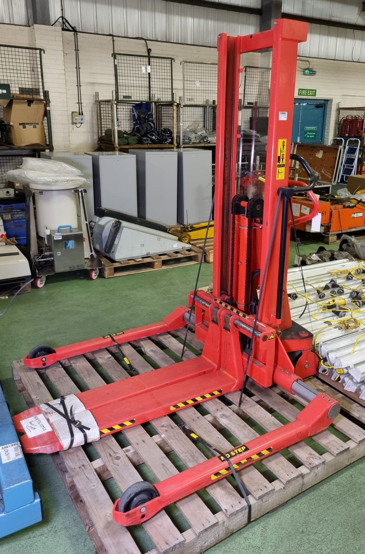 Logitrans LFS1001/1570 hand pallet stacker truck - max lifting capacity: 1000kg