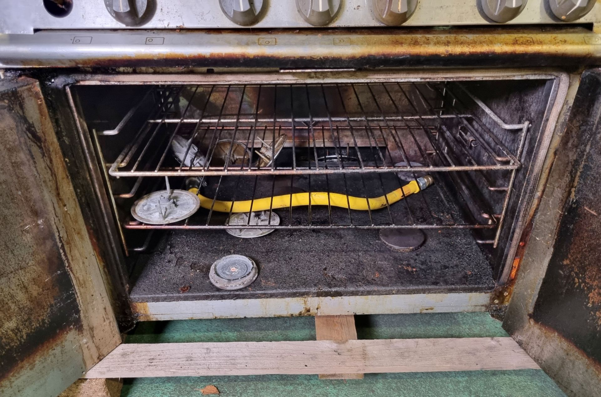 Falcon G3101 6 burner gas oven range - W 900 x D 800 x H 900mm - INCOMPLETE - AS SPARES OR REPAIRS - Bild 5 aus 6