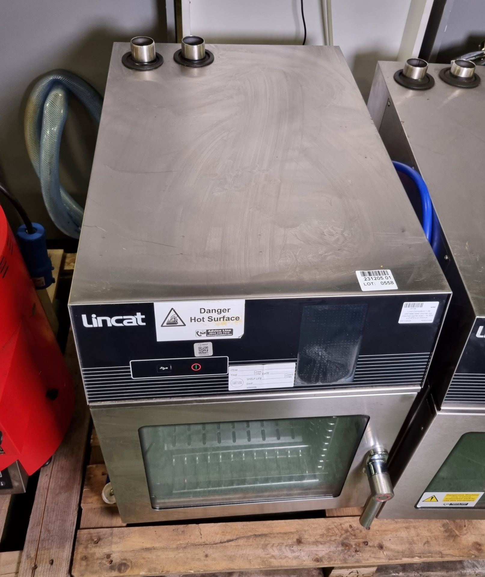 Lincat CombiSlim 1.06 stainless steel counter top injection combi oven - W 520 x D 970 x H 700mm - Bild 2 aus 4