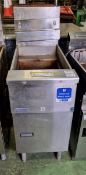 Pitco SG14T stainless steel twin tank twin basket gas fryer - W 400 x D 950 x H 1170mm