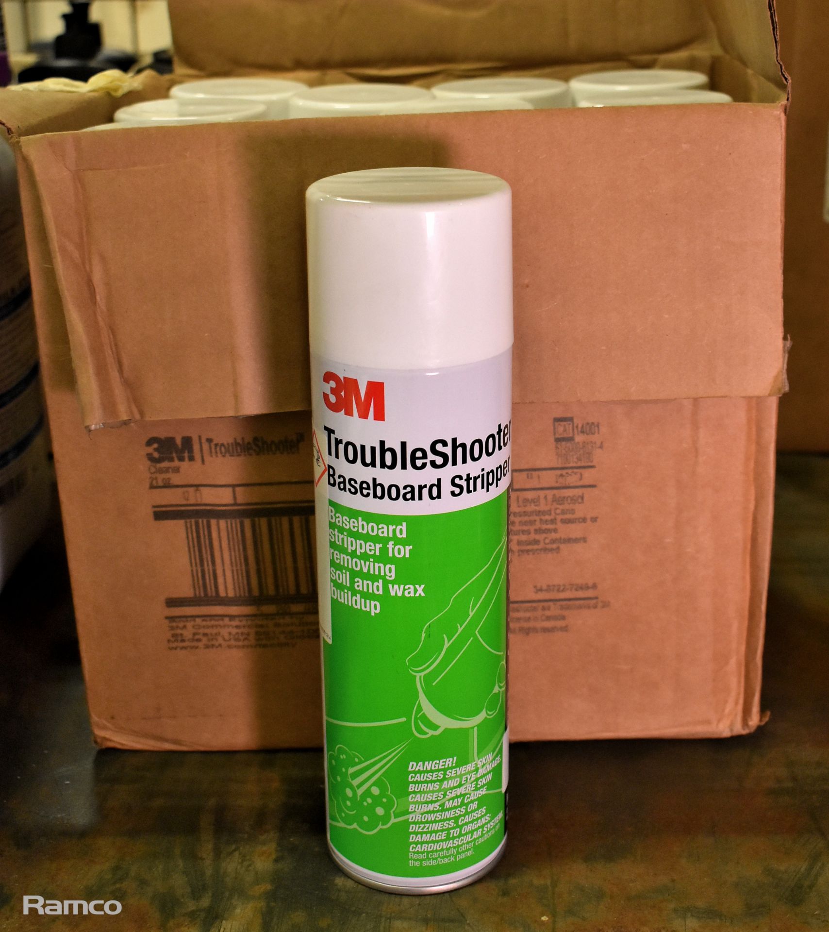 Garage consumables - Oils, lubricants, degreaser wipes - CANNOT BE SENT VIA PARCEL - Image 10 of 15