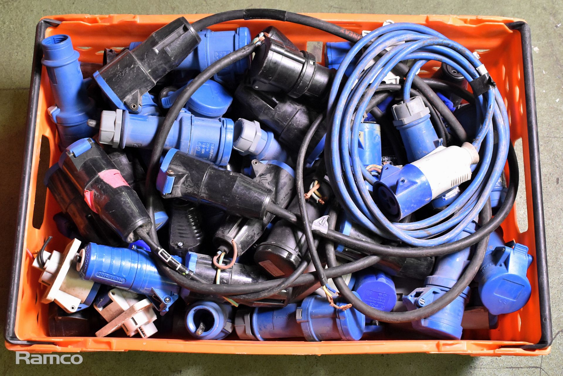 Various sizes of 16A sockets