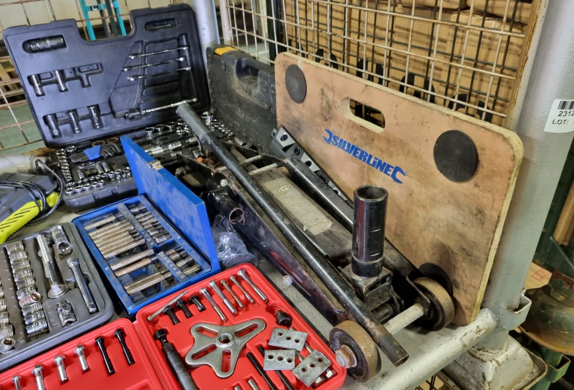 Workshop tools and equipment - Halfords socket sets (incomplete), trolley jack, 12V scissor jack - Image 9 of 9