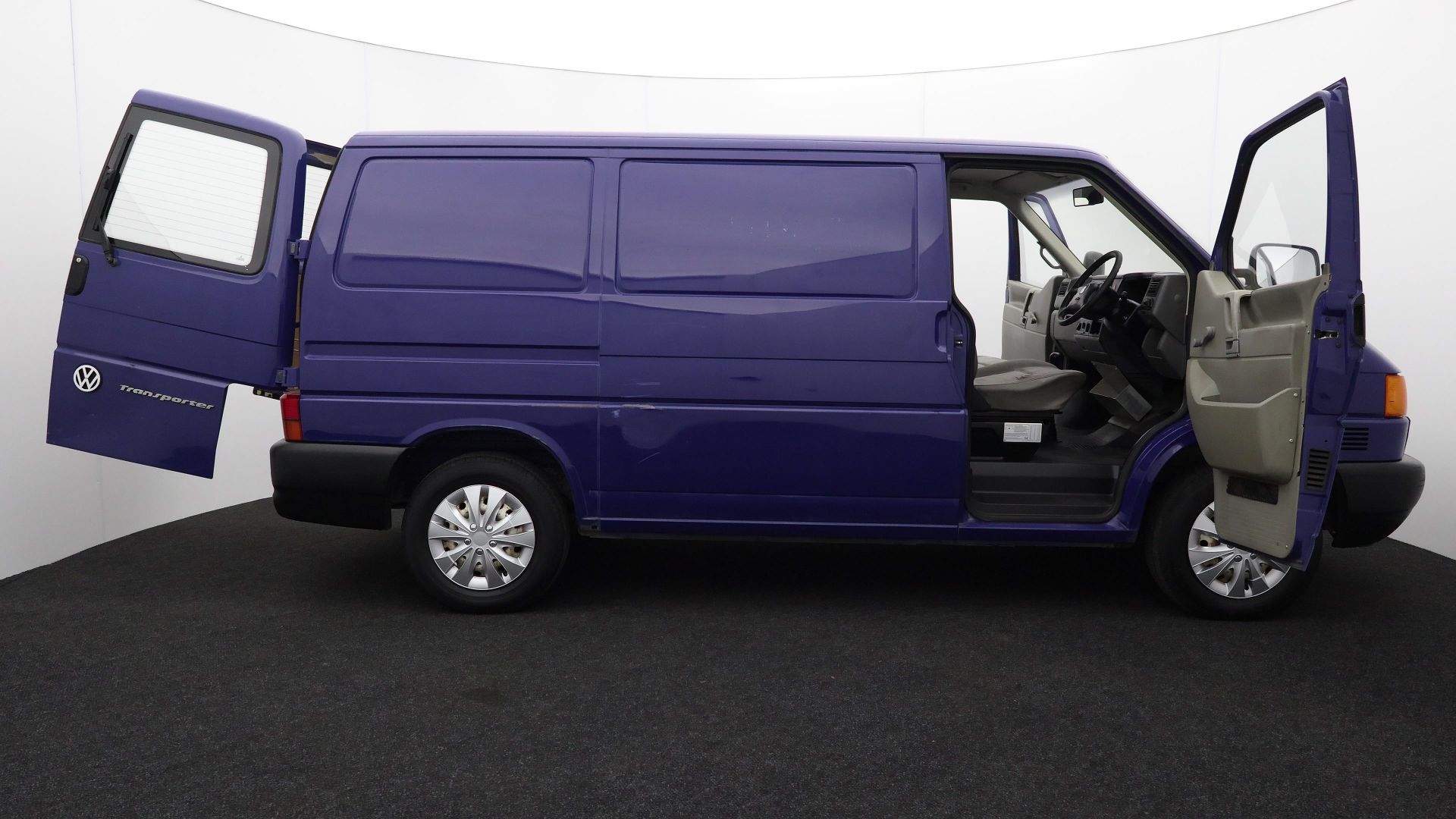 Volkswagen 1000TD Transporter van - year 2000 - very low miles 53439 - MOT until September 2024 - Image 57 of 67