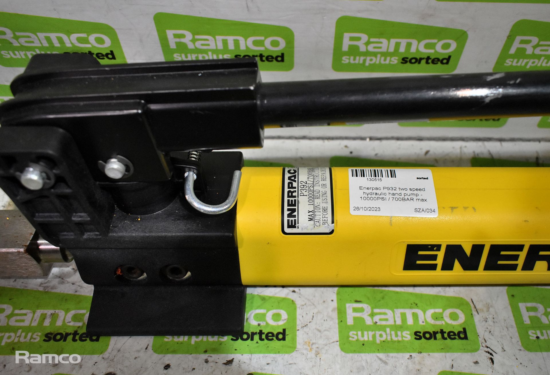 Enerpac P932 two speed hydraulic hand pump - 10000 PSI / 700 BAR max - Image 3 of 6