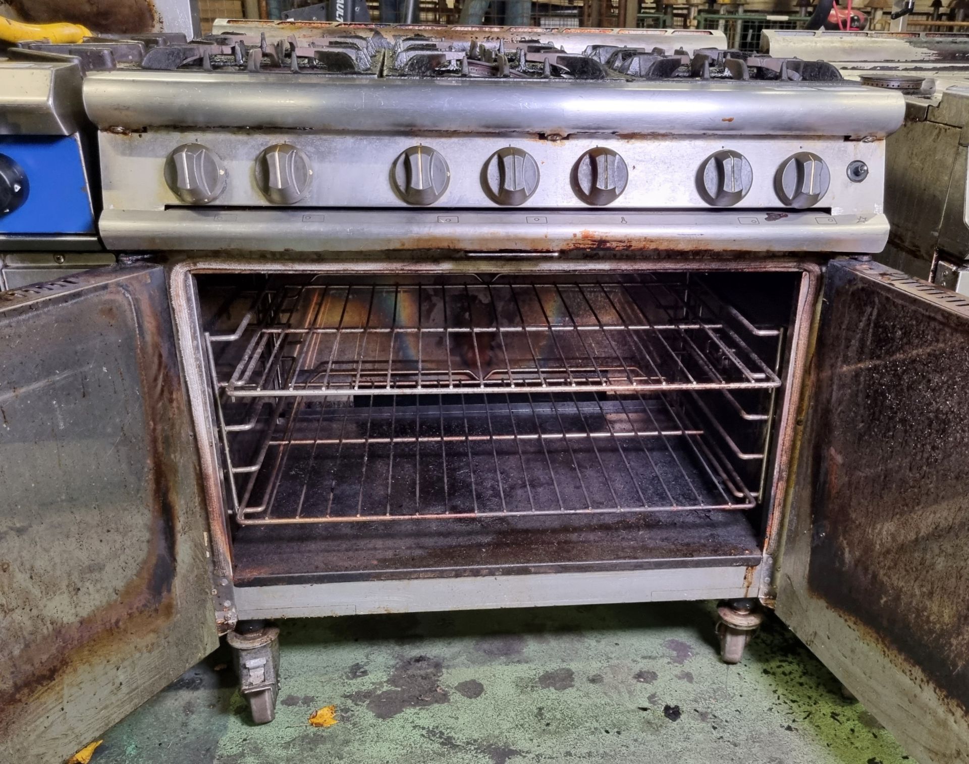 Falcon G3101 6 hob gas cooker - W 910 x D 860 x H 970 mm - AS SPARES OR REPAIRS - Image 4 of 4