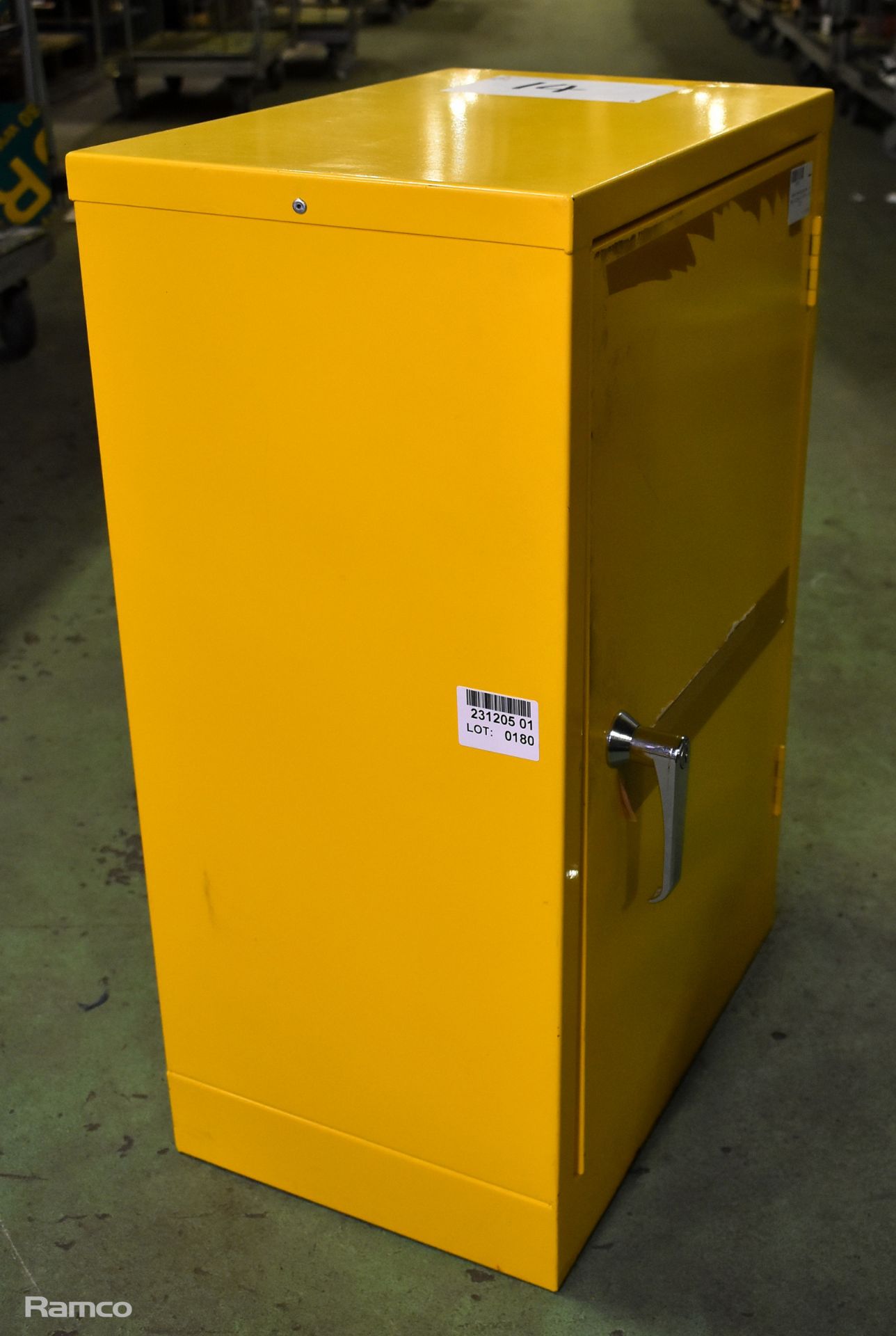 Yellow chemical cabinet - W 460 x D 350 x H 710mm - NO KEY - Image 4 of 5