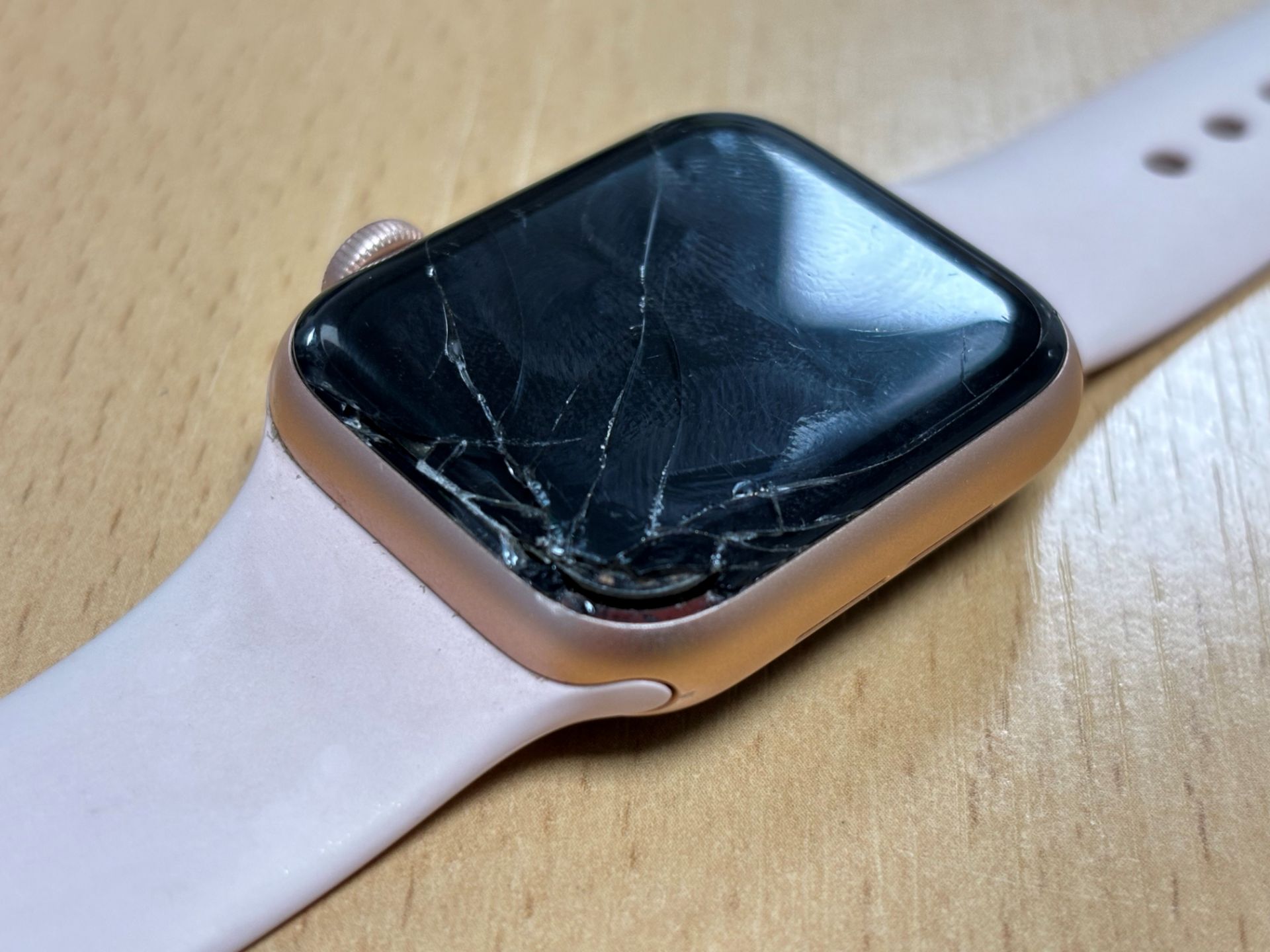 Apple Watch series 6 – Rose gold - aluminium 40mm model (cracked screen) – tested and works - Bild 9 aus 19